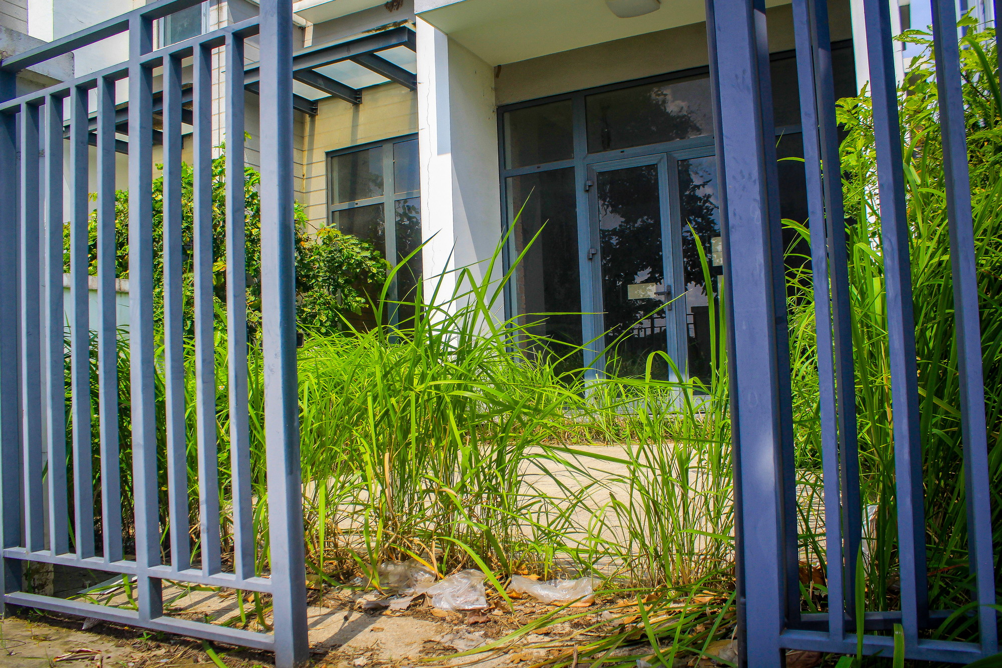 Toàn cảnh hàng chục nghìn nhà hoang, đất nền trống có thể bị đánh thuế luỹ tiến đến 10% ở TP.HCM- Ảnh 13. Toàn cảnh hàng chục nghìn nhà hoang, đất nền trống có thể bị đánh thuế luỹ tiến đến 10% ở TP.HCM- Ảnh 13.
