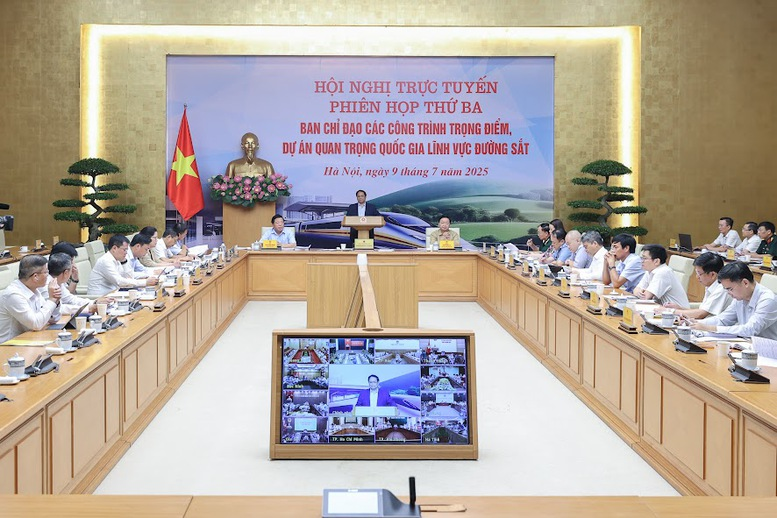 Chỉ đạo mới của Thủ tướng về 2 siêu dự án đường sắt trị giá hơn 70 tỷ USD: Đồng loạt ra quân giải phóng mặt bằng vào tháng sau - Ảnh 1. Chỉ đạo mới của Thủ tướng về 2 siêu dự án đường sắt trị giá hơn 70 tỷ USD: Đồng loạt ra quân giải phóng mặt bằng vào tháng sau - Ảnh 1.