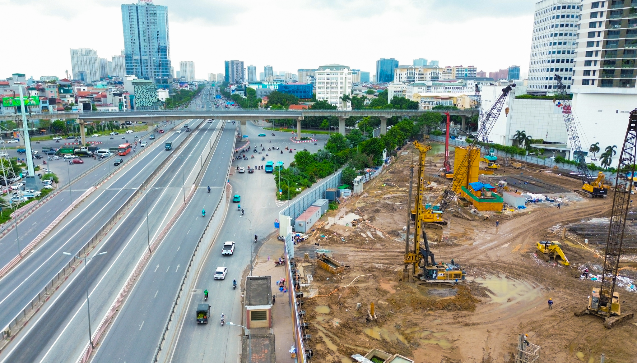 Quá nhanh: Khu đất 3 mặt tiền ở Hà Nội bỏ hoang nhiều năm lập tức thành đại công trường khi sang tay Sun Group - Ảnh 11. Quá nhanh: Khu đất 3 mặt tiền ở Hà Nội bỏ hoang nhiều năm lập tức thành đại công trường khi sang tay Sun Group - Ảnh 11.