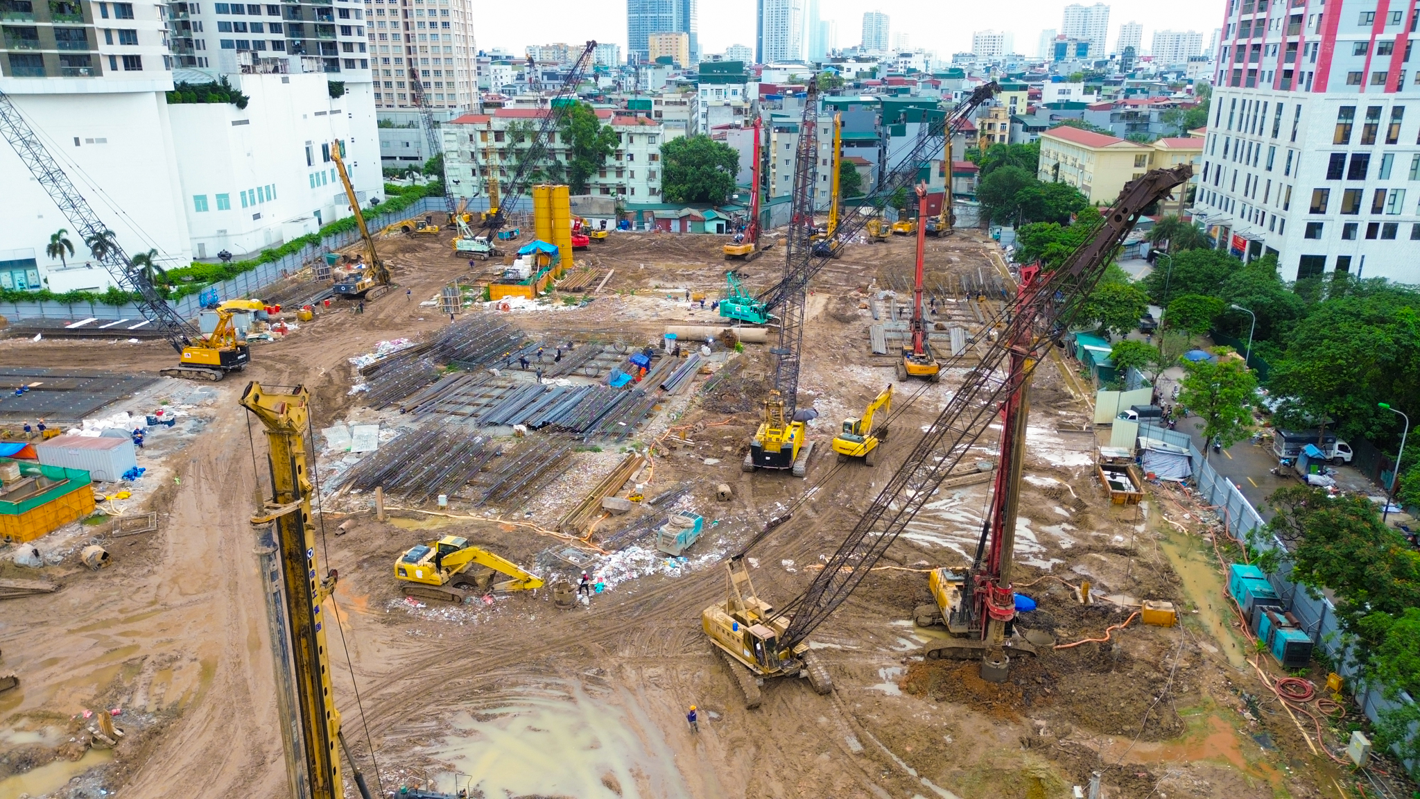 Quá nhanh: Khu đất 3 mặt tiền ở Hà Nội bỏ hoang nhiều năm lập tức thành đại công trường khi sang tay Sun Group - Ảnh 3. Quá nhanh: Khu đất 3 mặt tiền ở Hà Nội bỏ hoang nhiều năm lập tức thành đại công trường khi sang tay Sun Group - Ảnh 3.