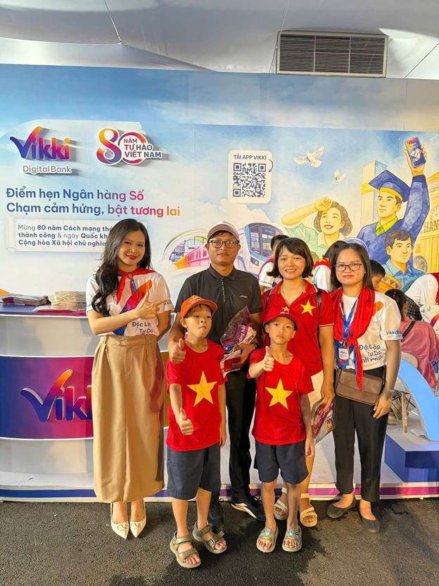 Vikki Bank gửi tặng 1 chỉ vàng tới mỗi khách hàng thứ 1 ngàn - Ảnh 2.