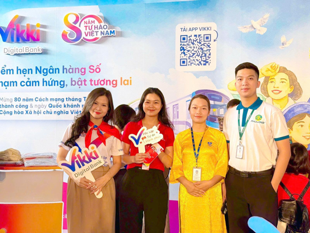 Vikki Bank gửi tặng 1 chỉ vàng tới mỗi khách hàng thứ 1 ngàn - Ảnh 3.
