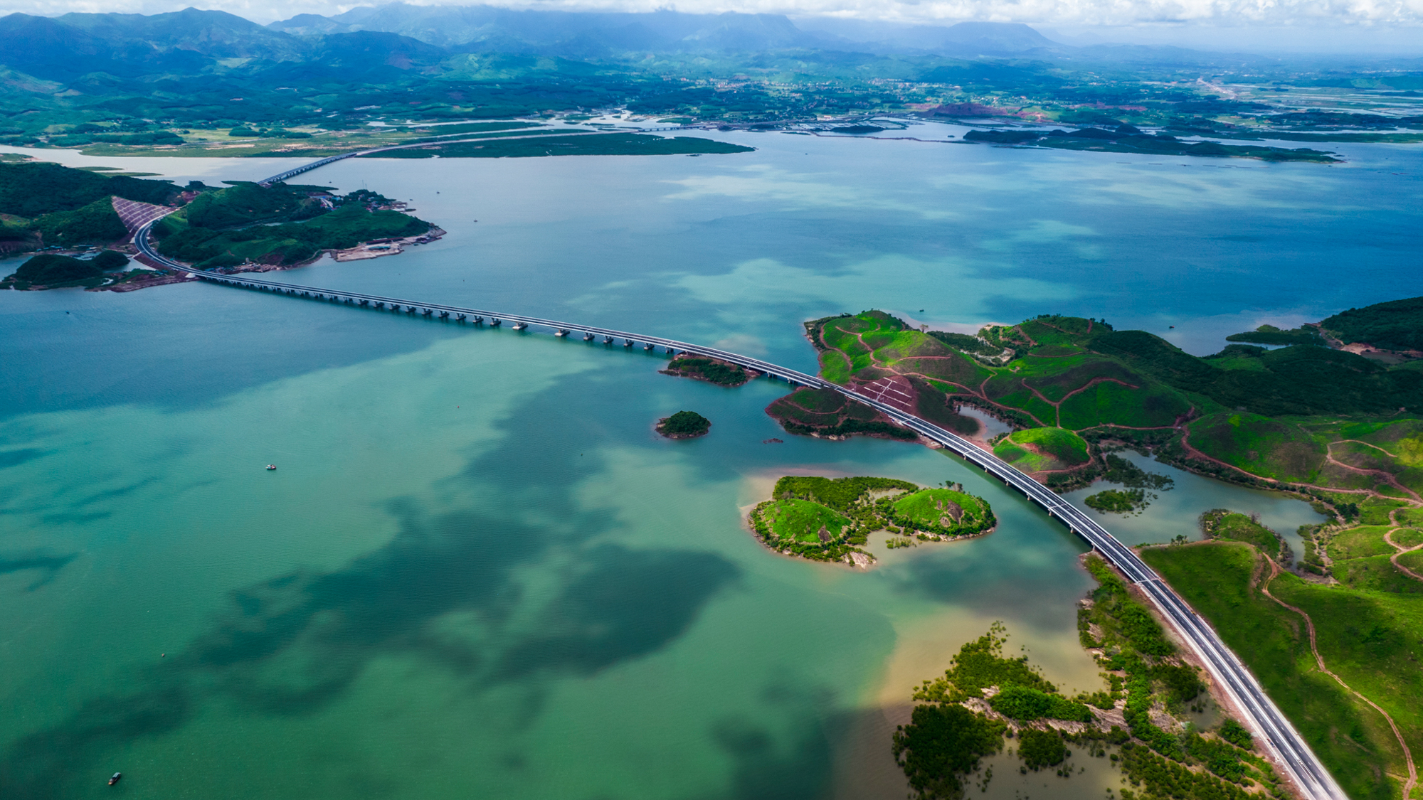 3 hòn đảo có sân bay ở Việt Nam: Nơi là thiên đường nghỉ dưỡng, nơi có đường cao tốc, nơi thu hơn 3.000 tỷ mỗi năm nhờ du lịch- Ảnh 9.