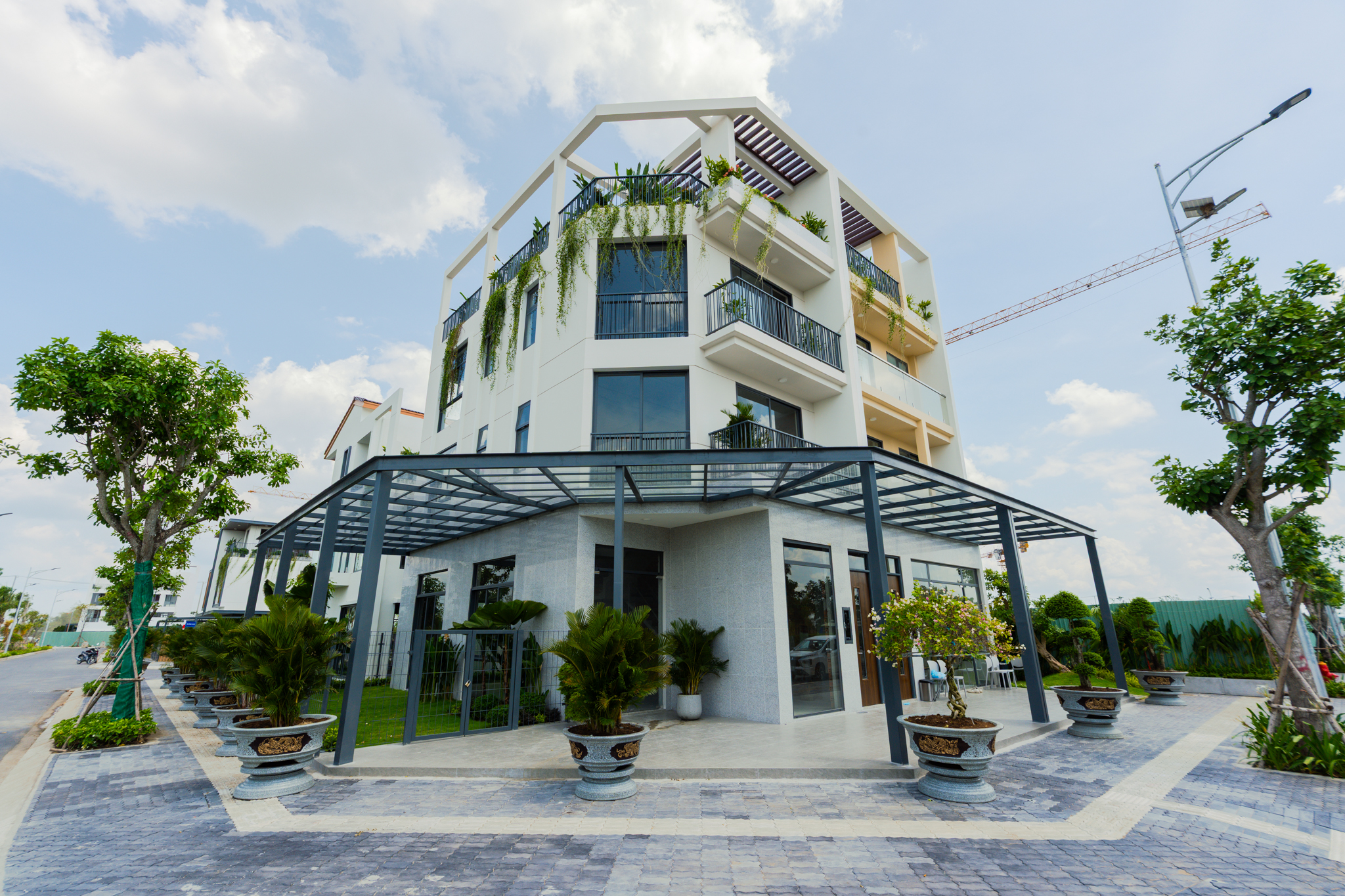 Vành đai 3 bứt tốc, loạt dự án ở Long An cũ đua nhau bung hàng: Vinhomes gây sốt với 1.000 booking, Ecopark bán sạch nhà liền kề trong 2 ngày - Ảnh 13.
