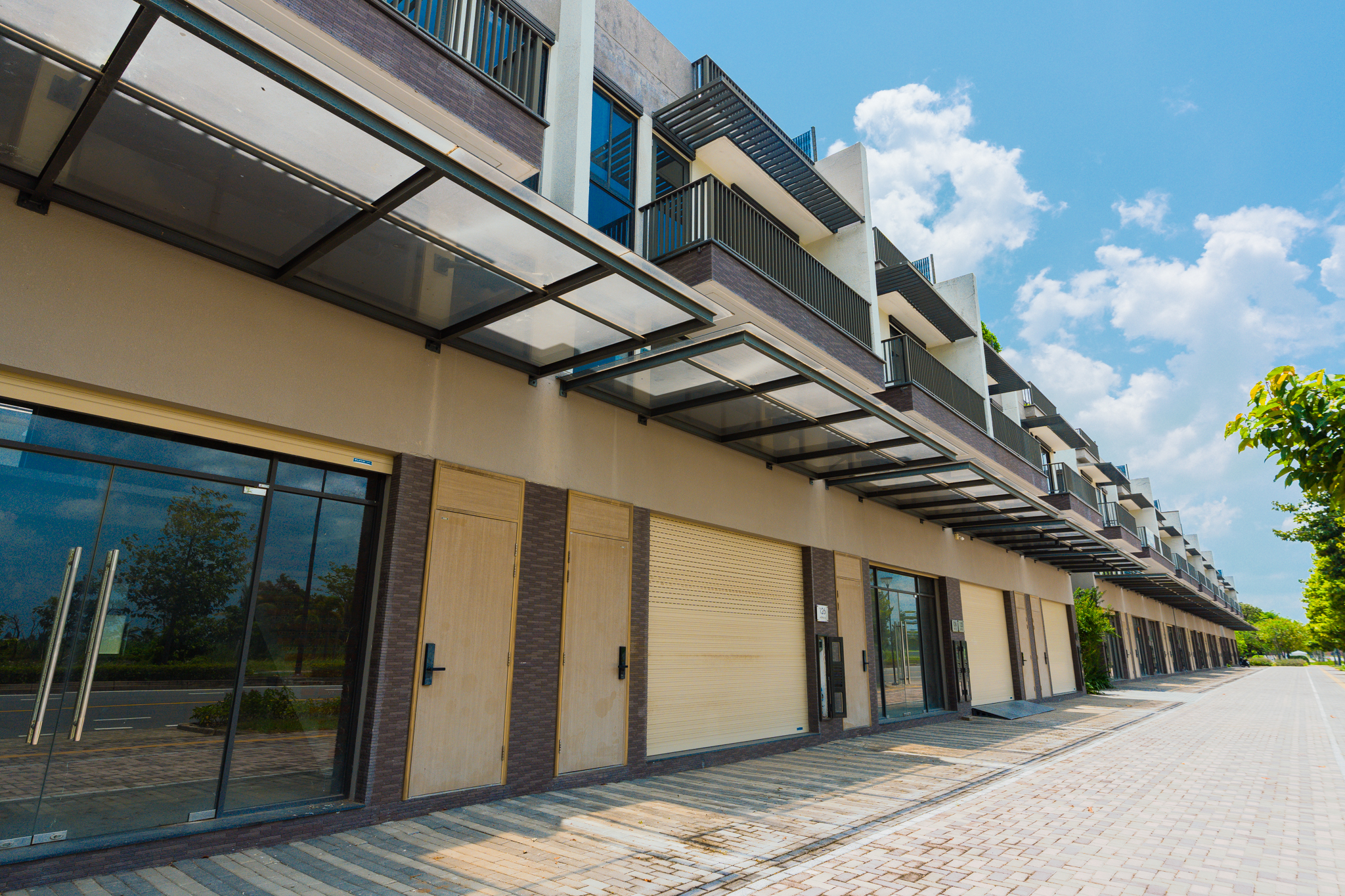 Vành đai 3 bứt tốc, loạt dự án ở Long An cũ đua nhau bung hàng: Vinhomes gây sốt với 1.000 booking, Ecopark bán sạch nhà liền kề trong 2 ngày - Ảnh 9.