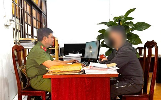 Thanh niên sinh năm 2008 lừa hàng trăm người trên cả nước bằng thủ đoạn "hỗ trợ lấy lại tiền bị lừa" - Ảnh 1.