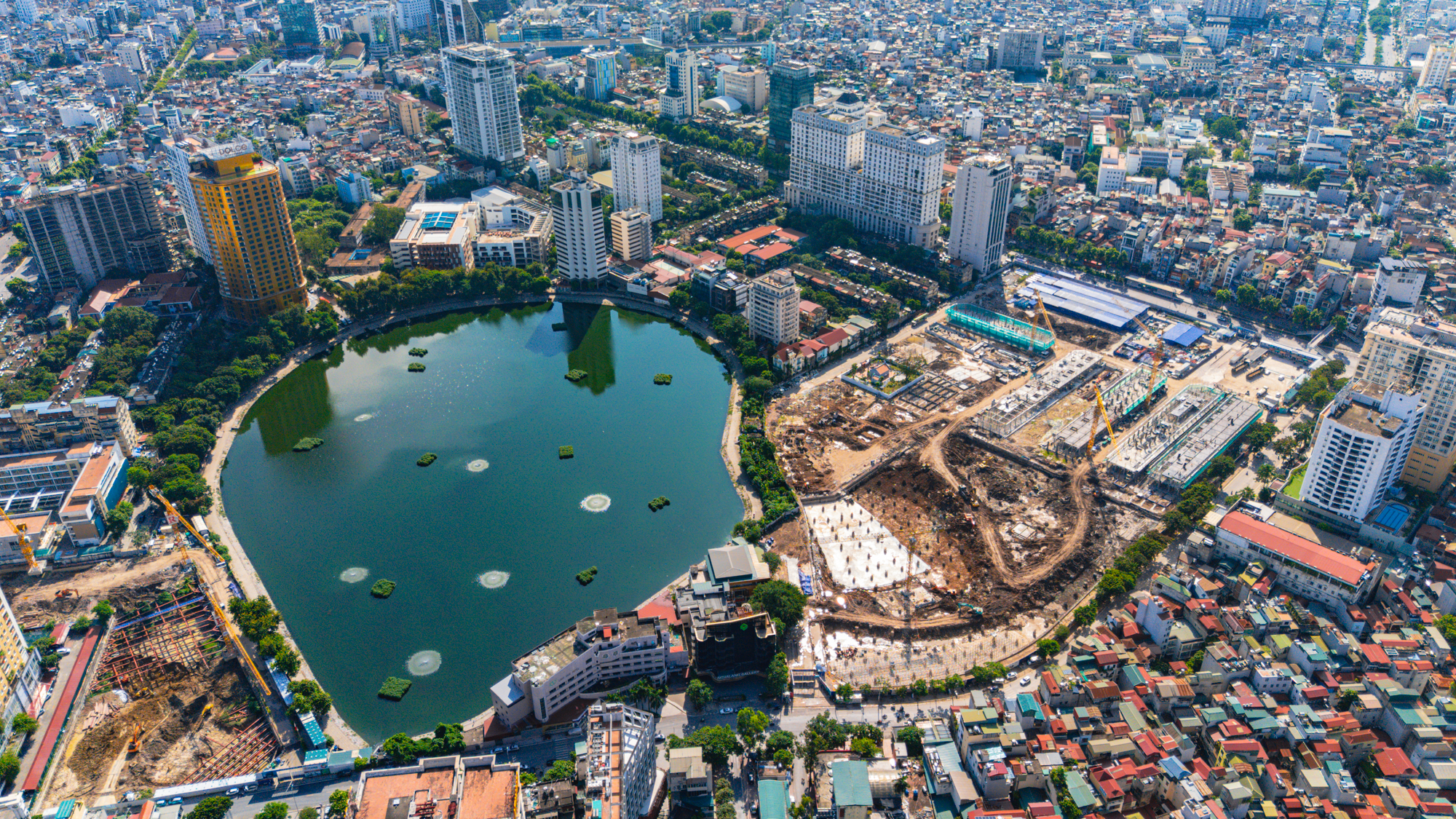 Hồ duy nhất ở trung tâm Hà Nội có 2 dự án lớn đang xây: Vinhomes xây nhà trăm tỷ mỗi căn, tương lai có 3 khách sạn cao tầng- Ảnh 1.