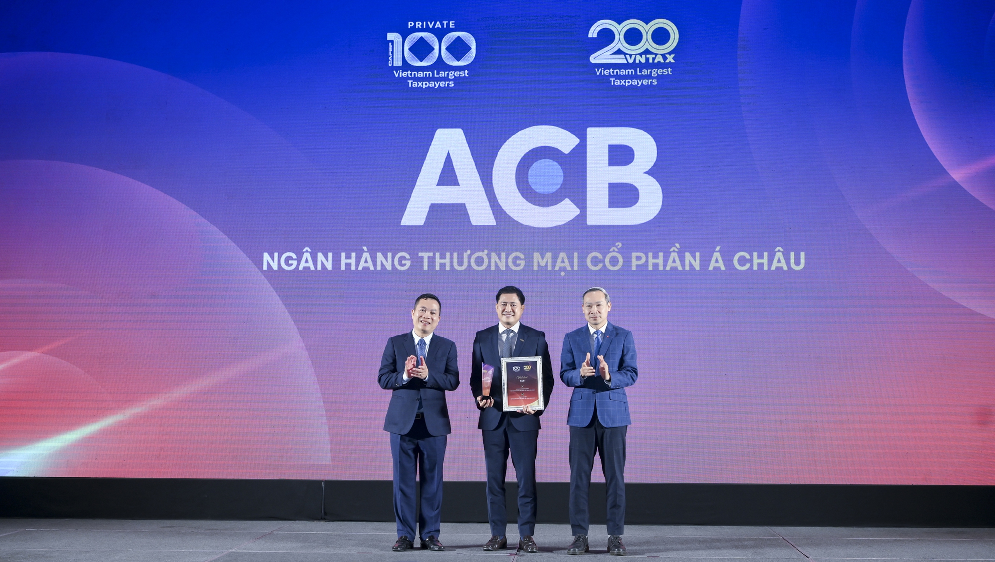 Đóng góp hàng nghìn tỷ đồng, nhiều ngân hàng được vinh danh trong nhóm doanh nghiệp nộp ngân sách lớn nhất Việt Nam- Ảnh 5. Đóng góp hàng nghìn tỷ đồng, nhiều ngân hàng được vinh danh trong nhóm doanh nghiệp nộp ngân sách lớn nhất Việt Nam- Ảnh 5.