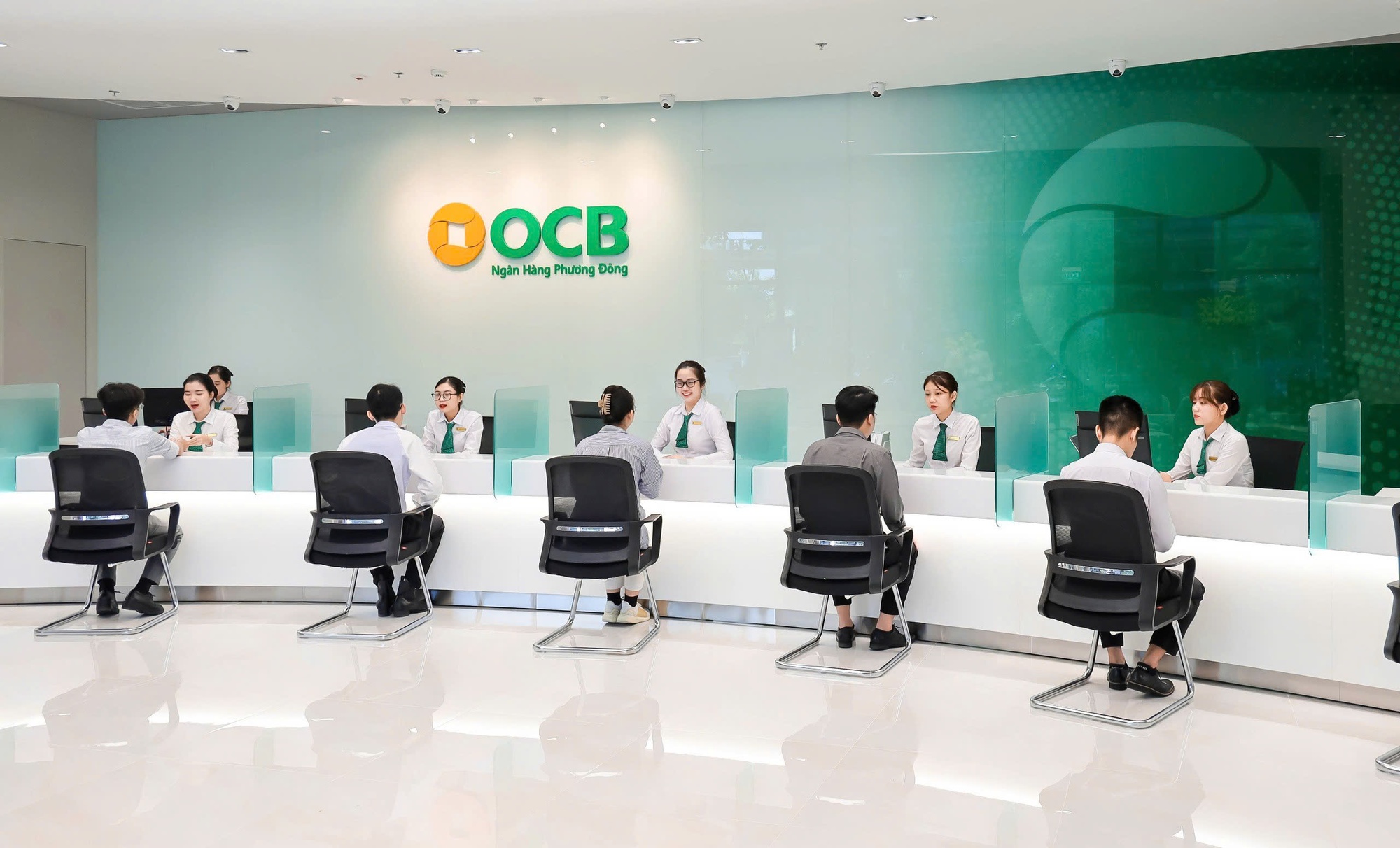 OCB tiếp tục được vinh danh trong top doanh nghiệp nộp ngân sách lớn nhất Việt Nam 2025- Ảnh 2. OCB tiếp tục được vinh danh trong top doanh nghiệp nộp ngân sách lớn nhất Việt Nam 2025- Ảnh 2.