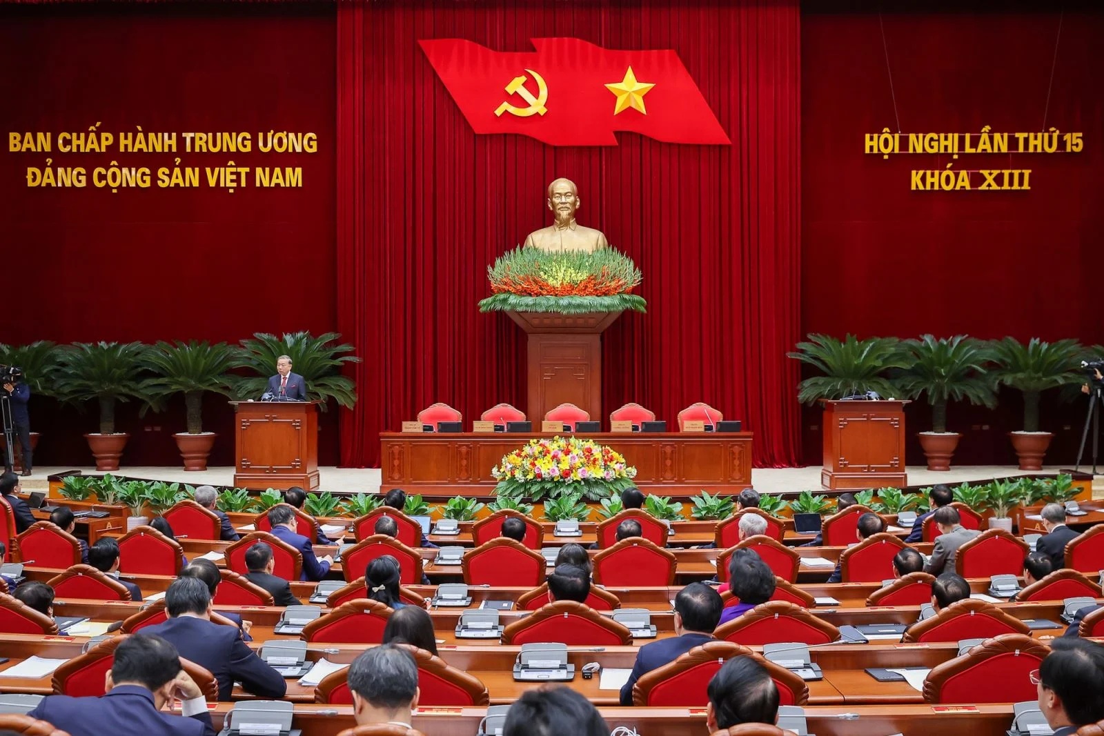 Bài 2: Cán bộ cấp chiến lược cần đủ "Đức – Sức – Tài" - Ảnh 1.