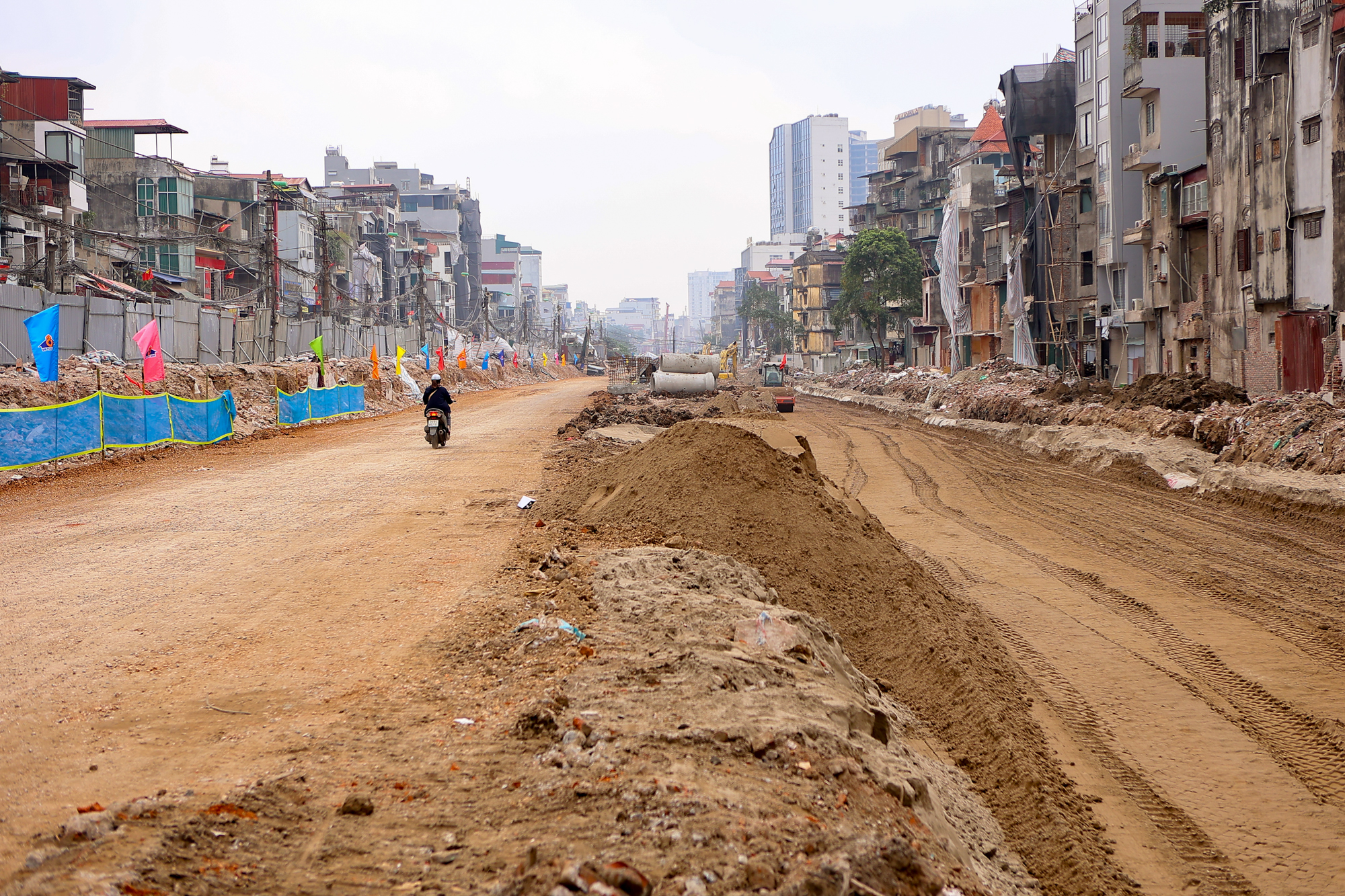 Kỳ tích thông xe tuyến đường mỗi mét tốn 3,5 tỷ: 30 năm chờ đợi và 30 ngày thần tốc giải cứu nút thắt thủ đô - Ảnh 6.
