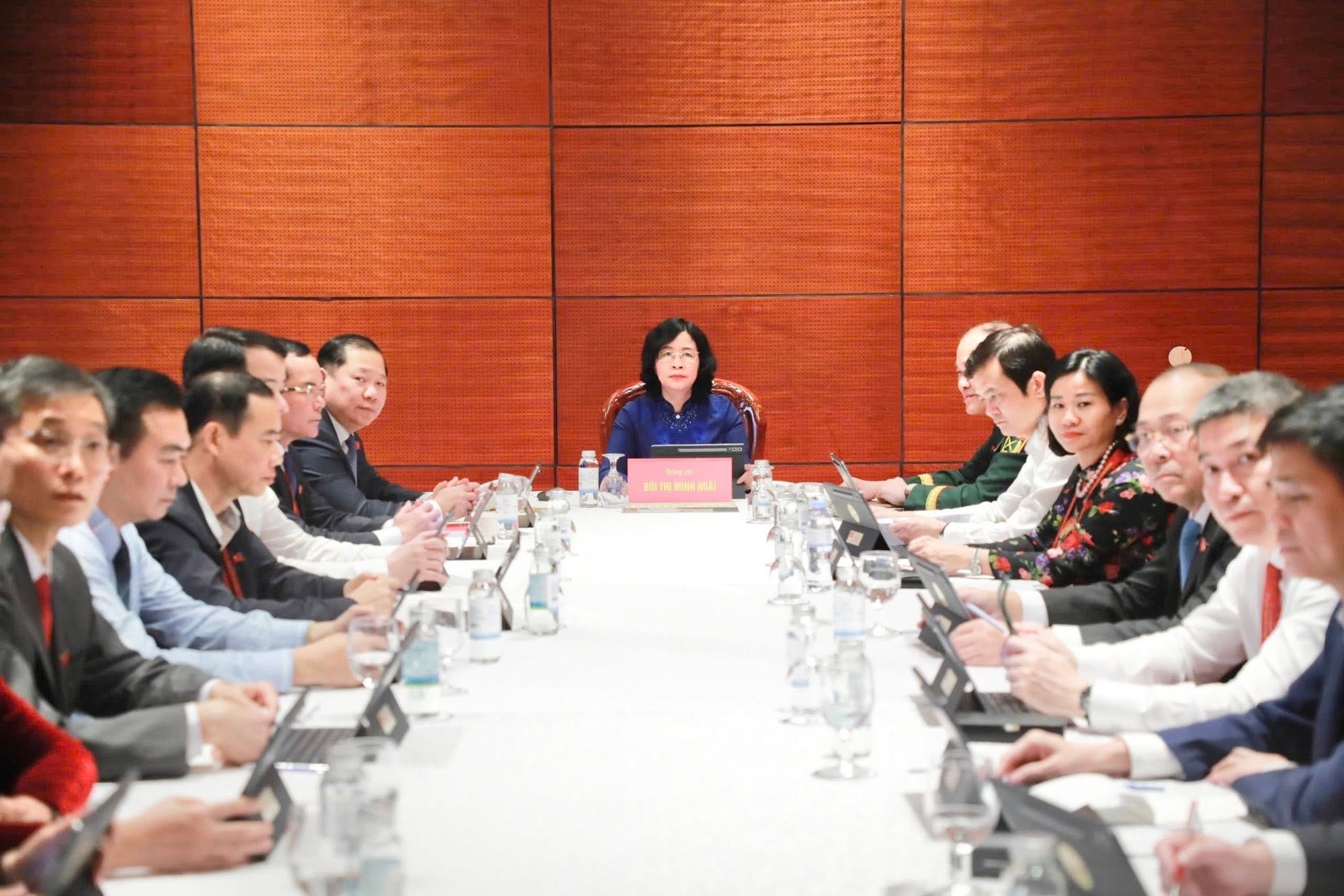 Đại biểu MTTQ, các đoàn thể Trung ương thảo luận Văn kiện Đại hội XIV của Đảng- Ảnh 1.