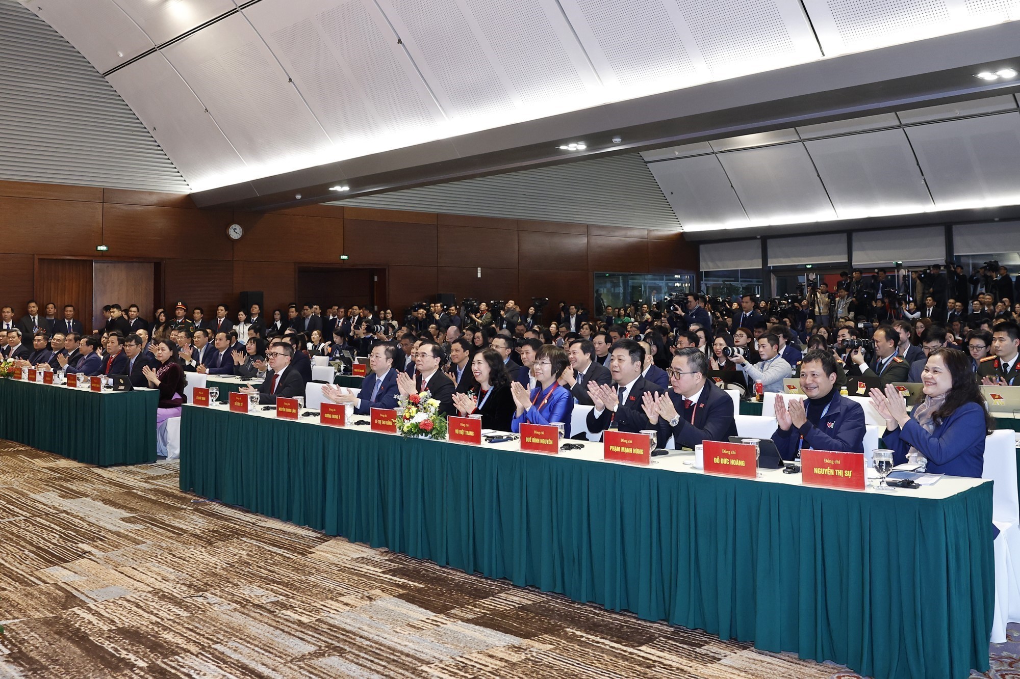 Tổng Bí thư Tô Lâm chủ trì họp báo quốc tế công bố kết quả Đại hội XIV của Đảng - Ảnh 3.