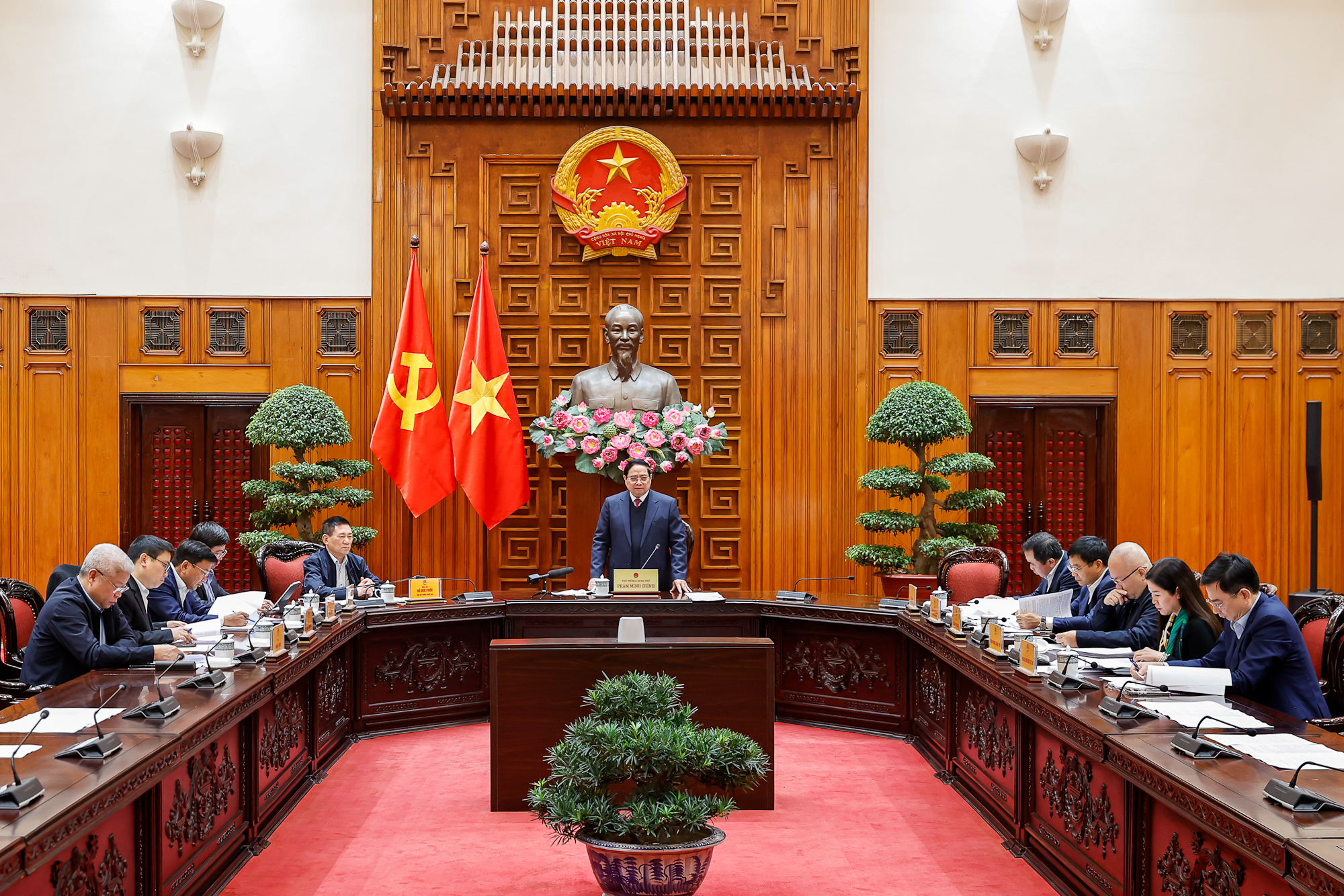 Triển khai Nghị quyết Đại hội XIV của Đảng ngay từ những ngày đầu, tuần đầu, tháng đầu - Ảnh 2.