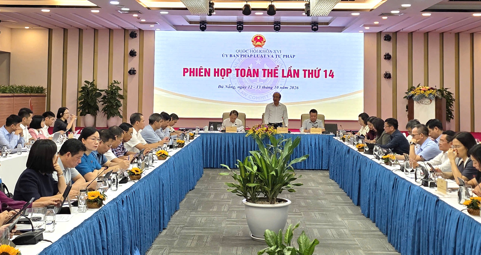 Ông Nguyễn Khánh Ngọc: Hoàn thiện quy định pháp luật, tạo thuận lợi cho người dân và doanh nghiệp- Ảnh 3.