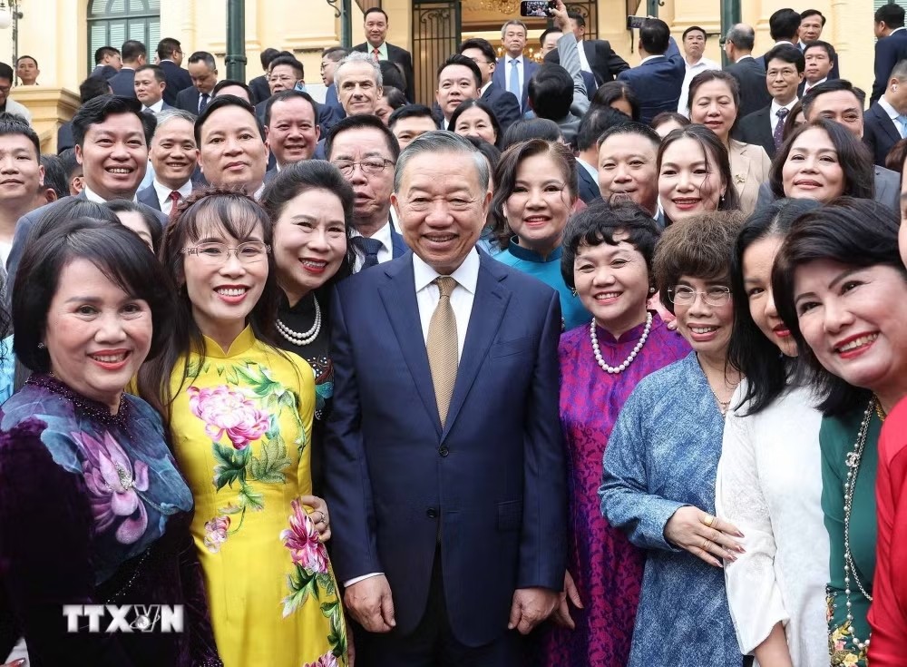 Tổng Bí thư, Chủ tịch nước Tô Lâm: Doanh nghiệp vững mạnh góp phần bồi đắp sức mạnh quốc gia - Ảnh 3.