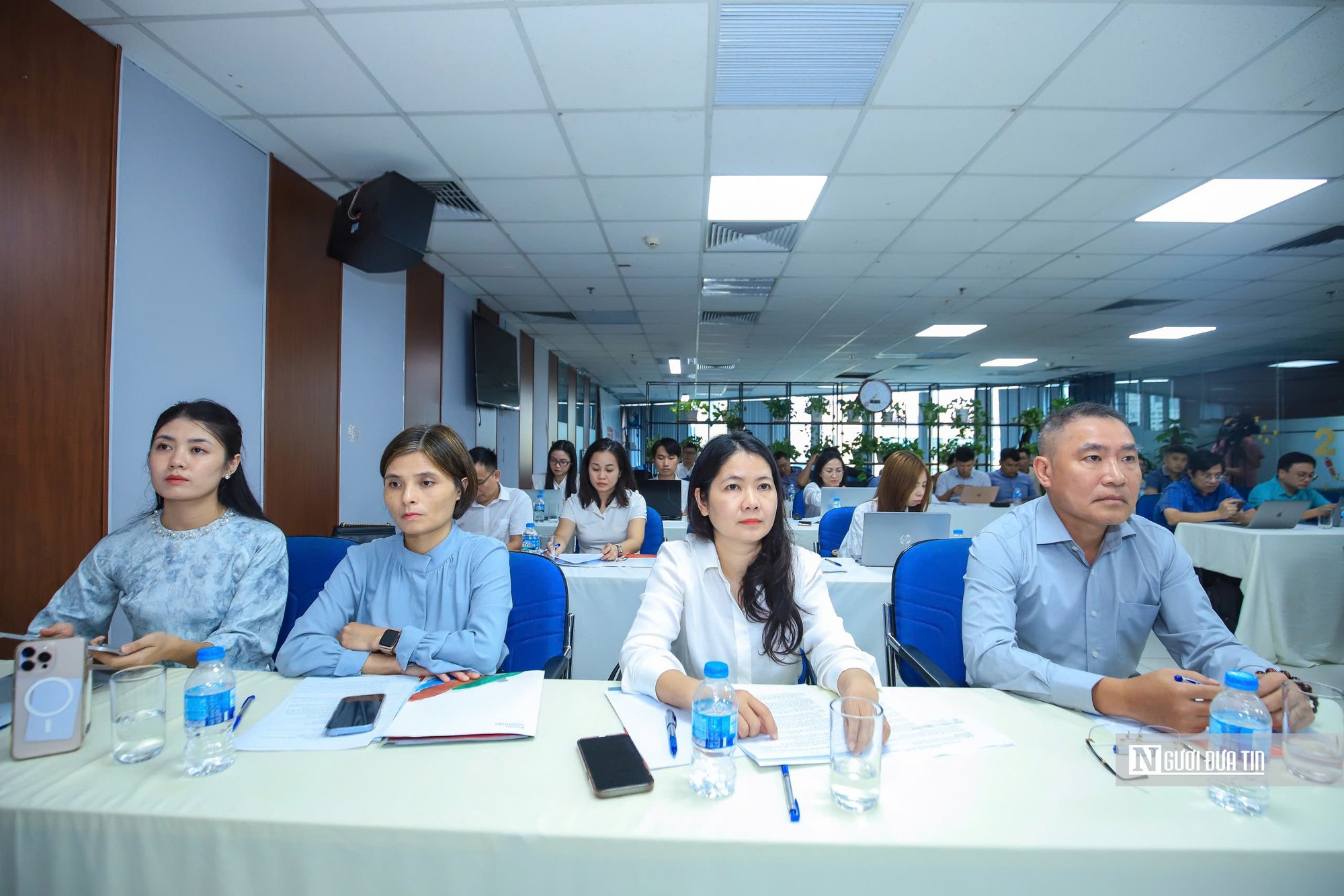 Tổng thuật Tọa đàm "Đẩy mạnh cắt giảm thủ tục hành chính, gỡ rào cản cho doanh nghiệp phát triển" - Ảnh 2.