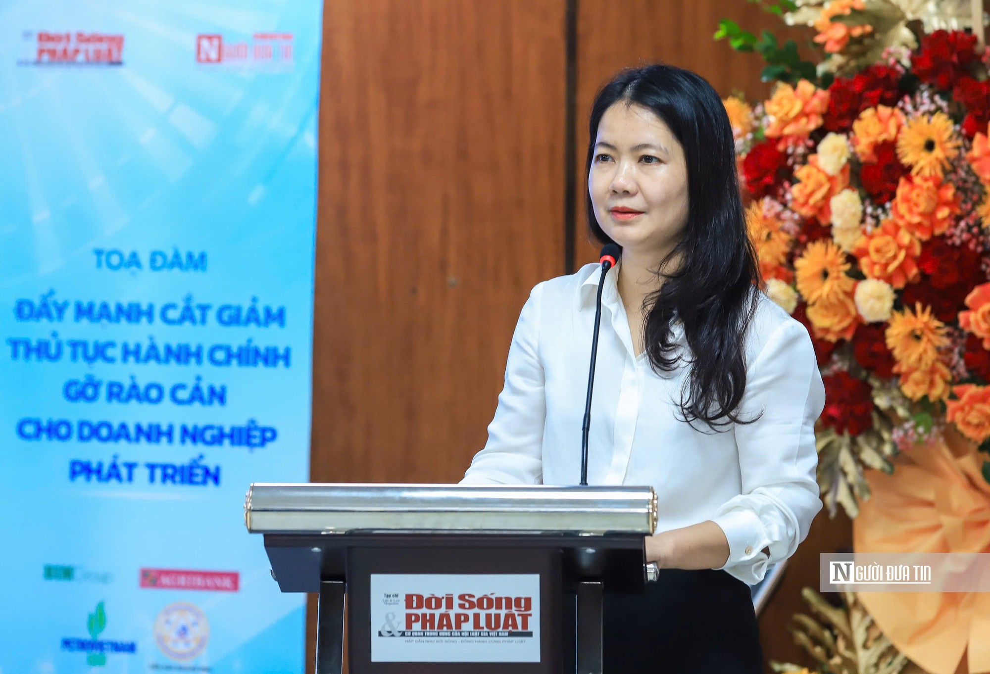 Cắt giảm thủ tục hành chính: Không chỉ giảm giấy tờ, mà phải gỡ điểm nghẽn cho doanh nghiệp - Ảnh 1.