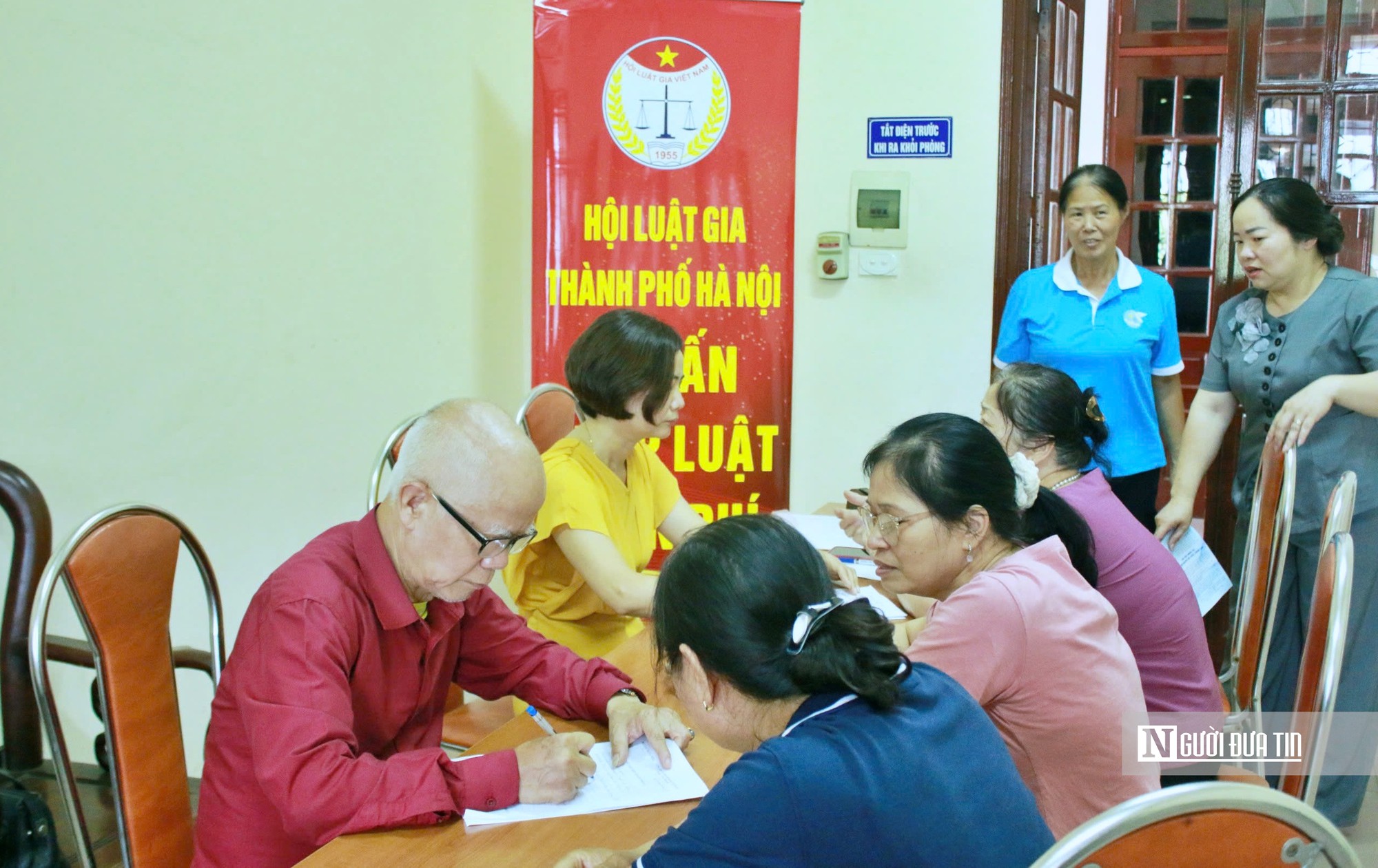 Hội Luật gia Việt Nam tôn vinh những tập thể, cá nhân xuất sắc trong công tác pháp luật- Ảnh 1.