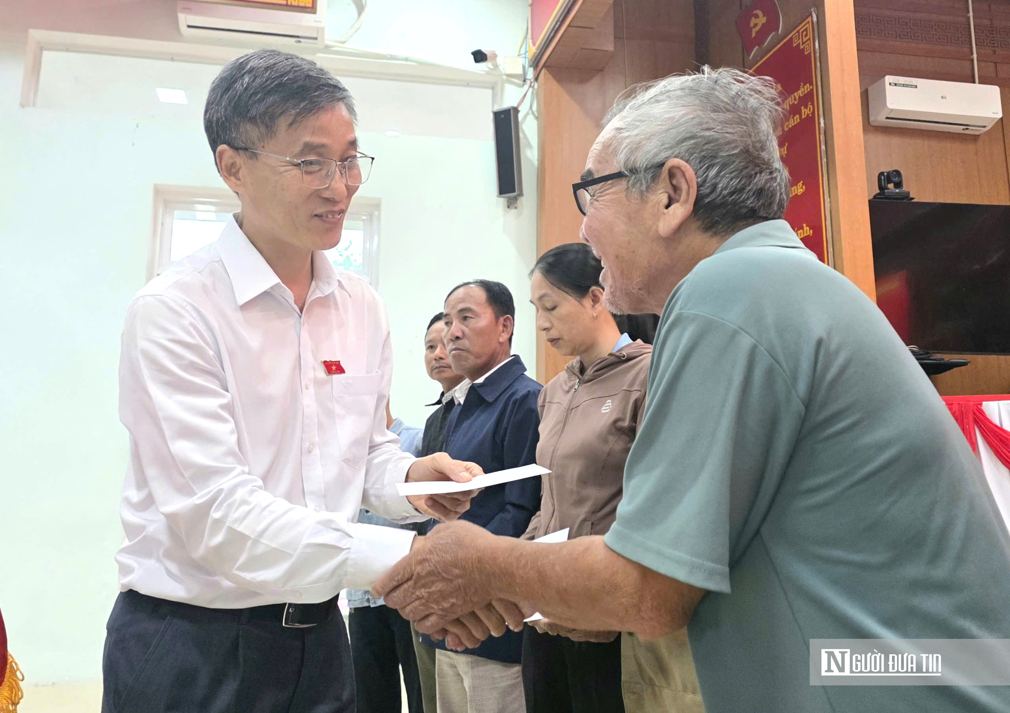 Ông Nguyễn Khánh Ngọc: Tiếp tục lắng nghe, chuyển tải nguyện vọng của cử tri Đà Nẵng đến Quốc hội- Ảnh 4.