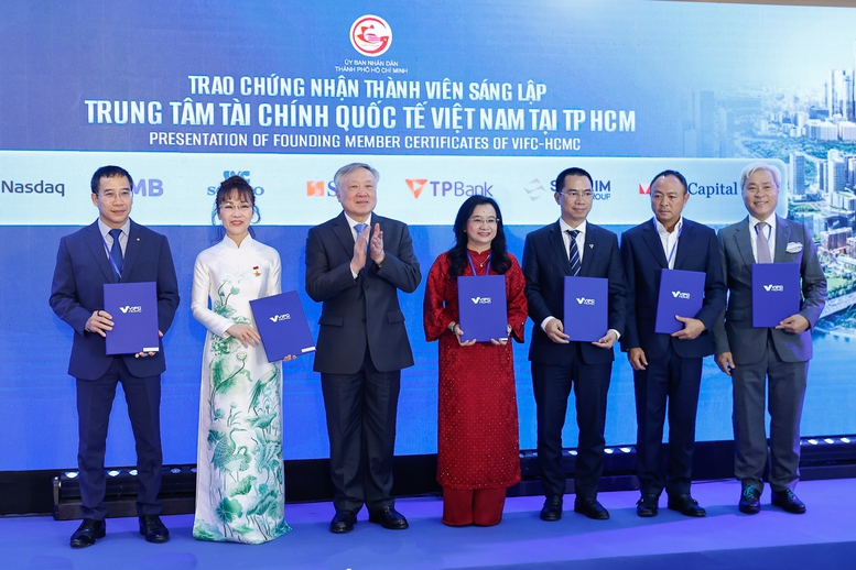 Thủ tướng: Trung tâm Tài chính Quốc tế phải trở thành động lực tăng trưởng mới - Ảnh 5.