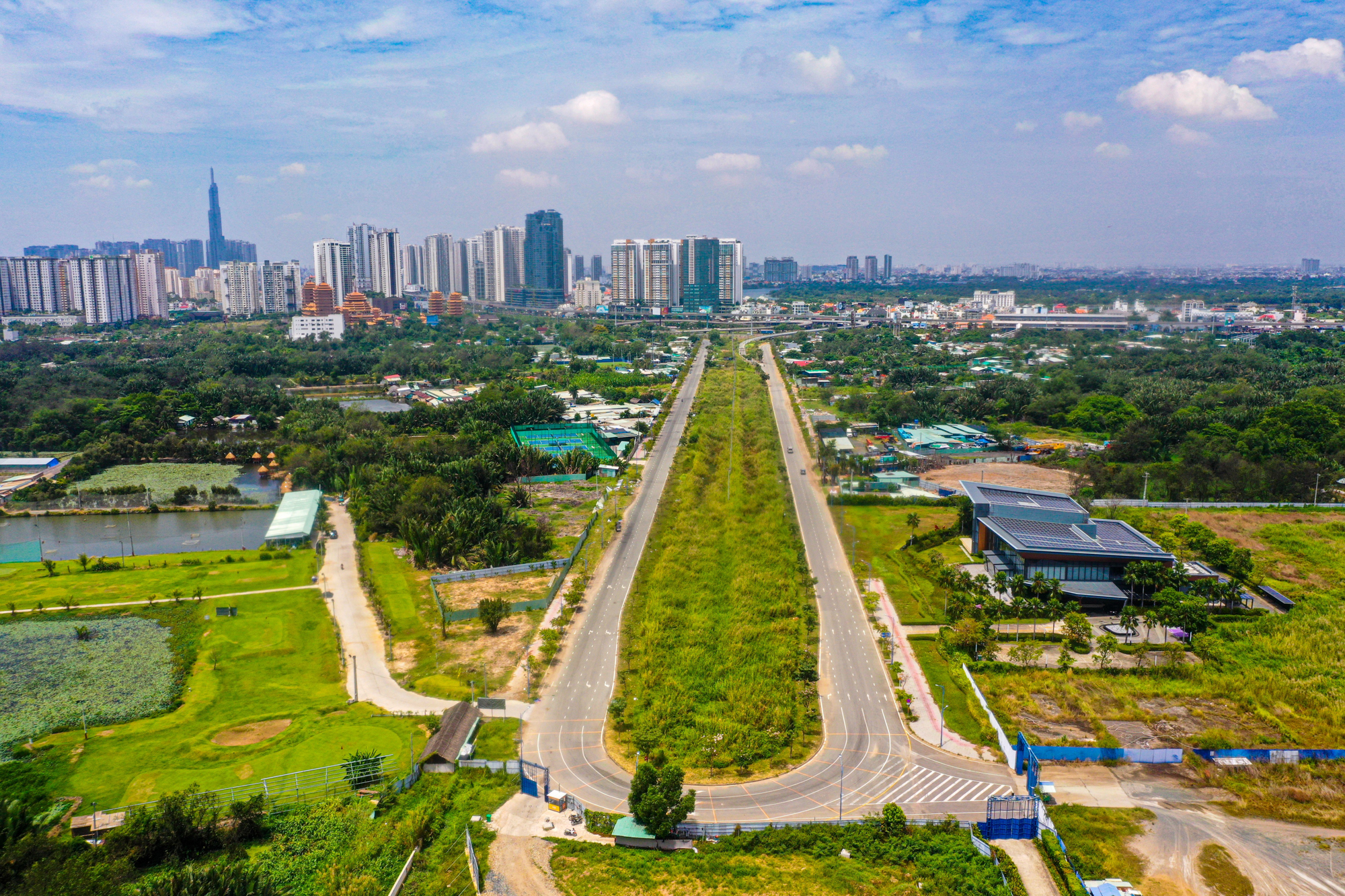 3 “ông lớn” chia thị phần bất động sản TP.HCM năm Bính Ngọ: Vinhomes làm siêu dự án ngoại ô, Masterise tiếp tục giữ trung tâm, Sun Group đánh thức vùng ven sông- Ảnh 8.