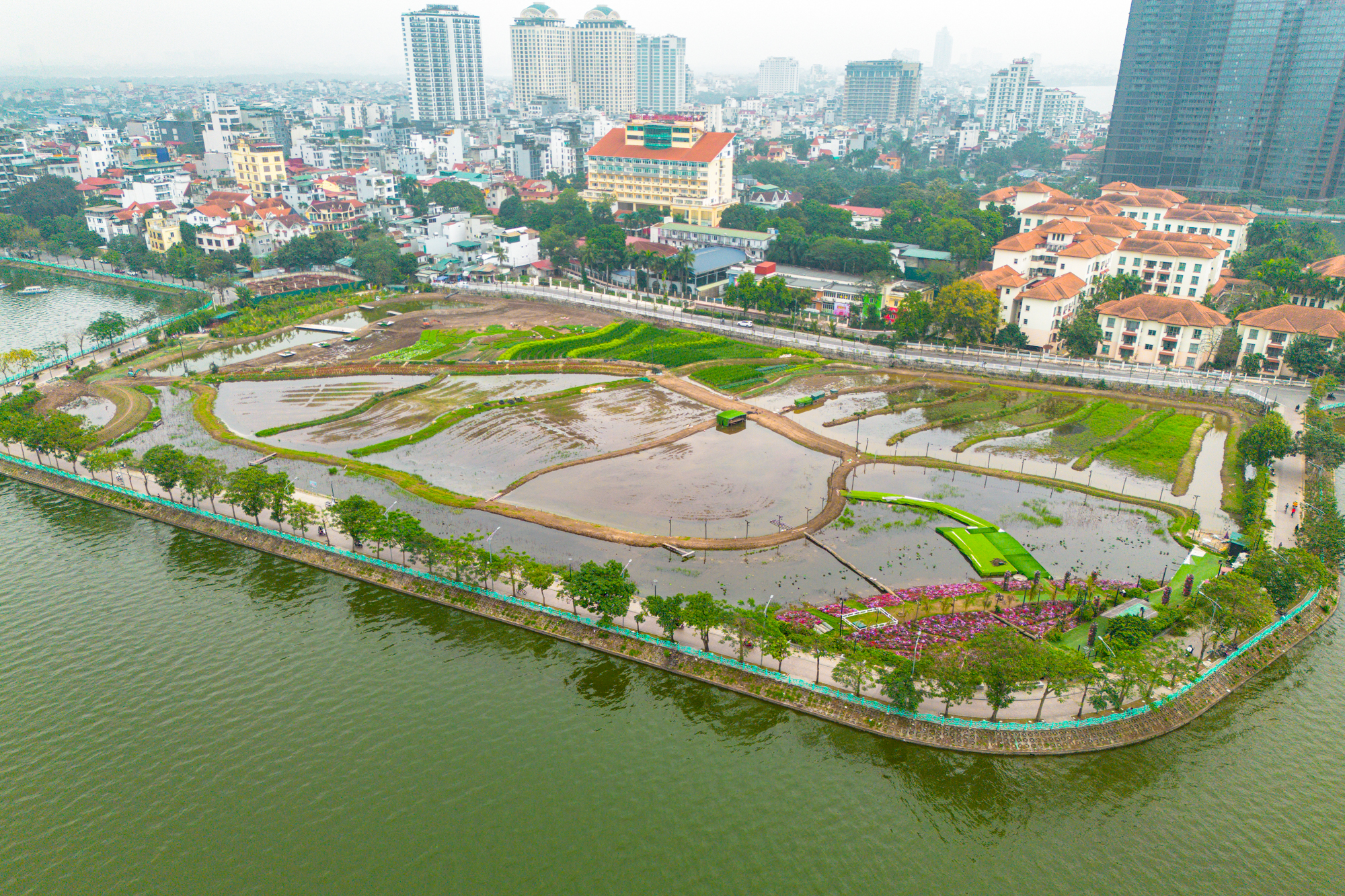 Toàn cảnh dự án 30.000 tỷ giúp hồ Tây “lột xác”: Giữ nguyên mặt nước, thêm vườn hoa, quảng trường nổi và bãi xe ngầm- Ảnh 16. Toàn cảnh dự án 30.000 tỷ giúp hồ Tây “lột xác”: Giữ nguyên mặt nước, thêm vườn hoa, quảng trường nổi và bãi xe ngầm- Ảnh 16.