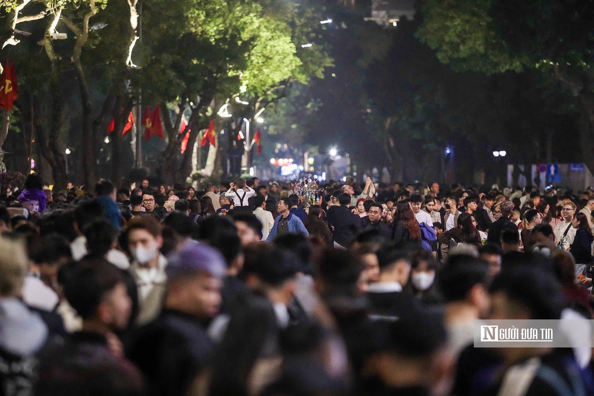 Mãn nhãn màn pháo hoa chào đón năm Bính Ngọ 2026- Ảnh 12.