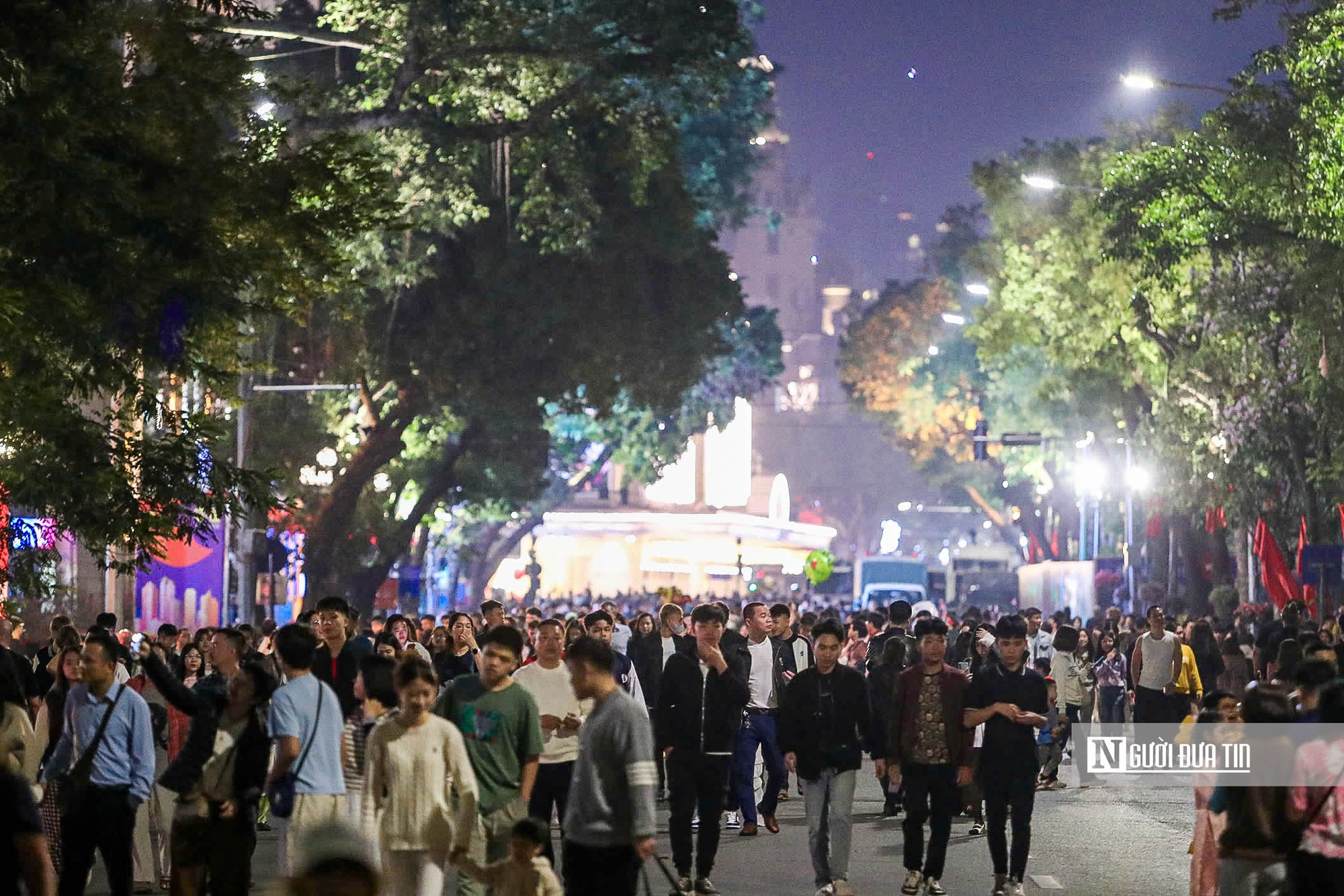 Mãn nhãn màn pháo hoa chào đón năm Bính Ngọ 2026- Ảnh 10.