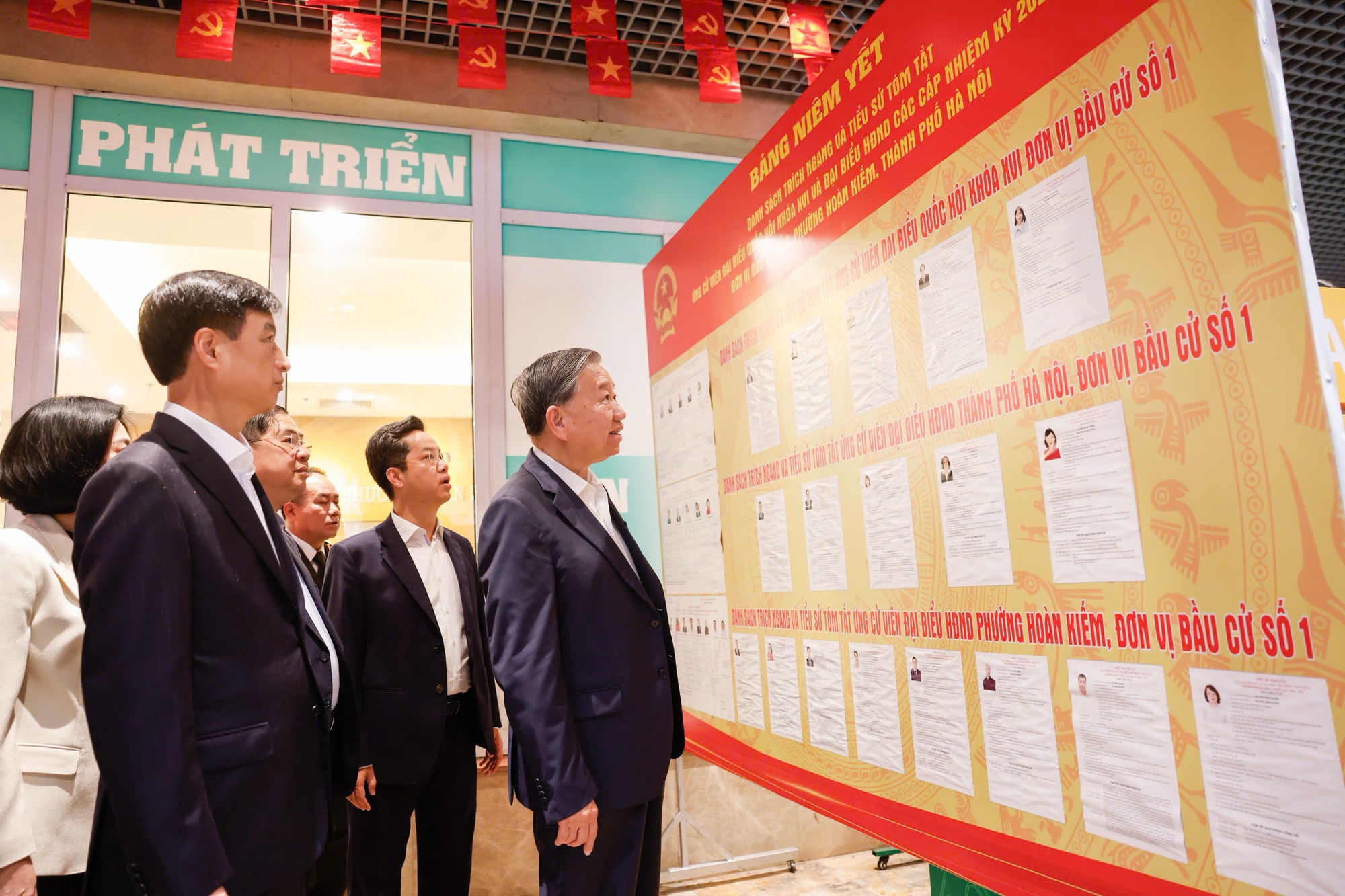 Tổng Bí thư Tô Lâm dự Hội nghị tiếp xúc cử tri với người ứng cử đại biểu Quốc hội- Ảnh 1.