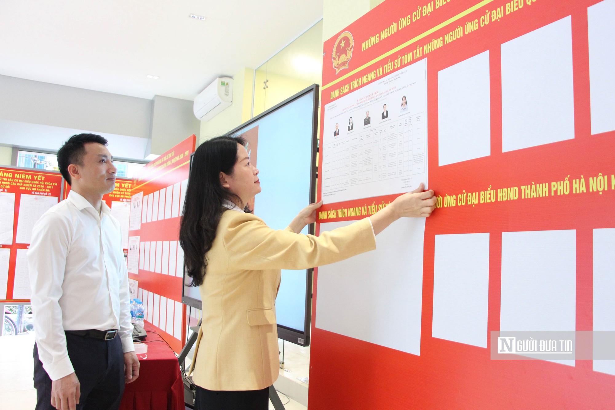 Hà Nội đồng loạt niêm yết danh sách ứng viên ứng cử đại biểu Quốc hội và HĐND các cấp- Ảnh 3.