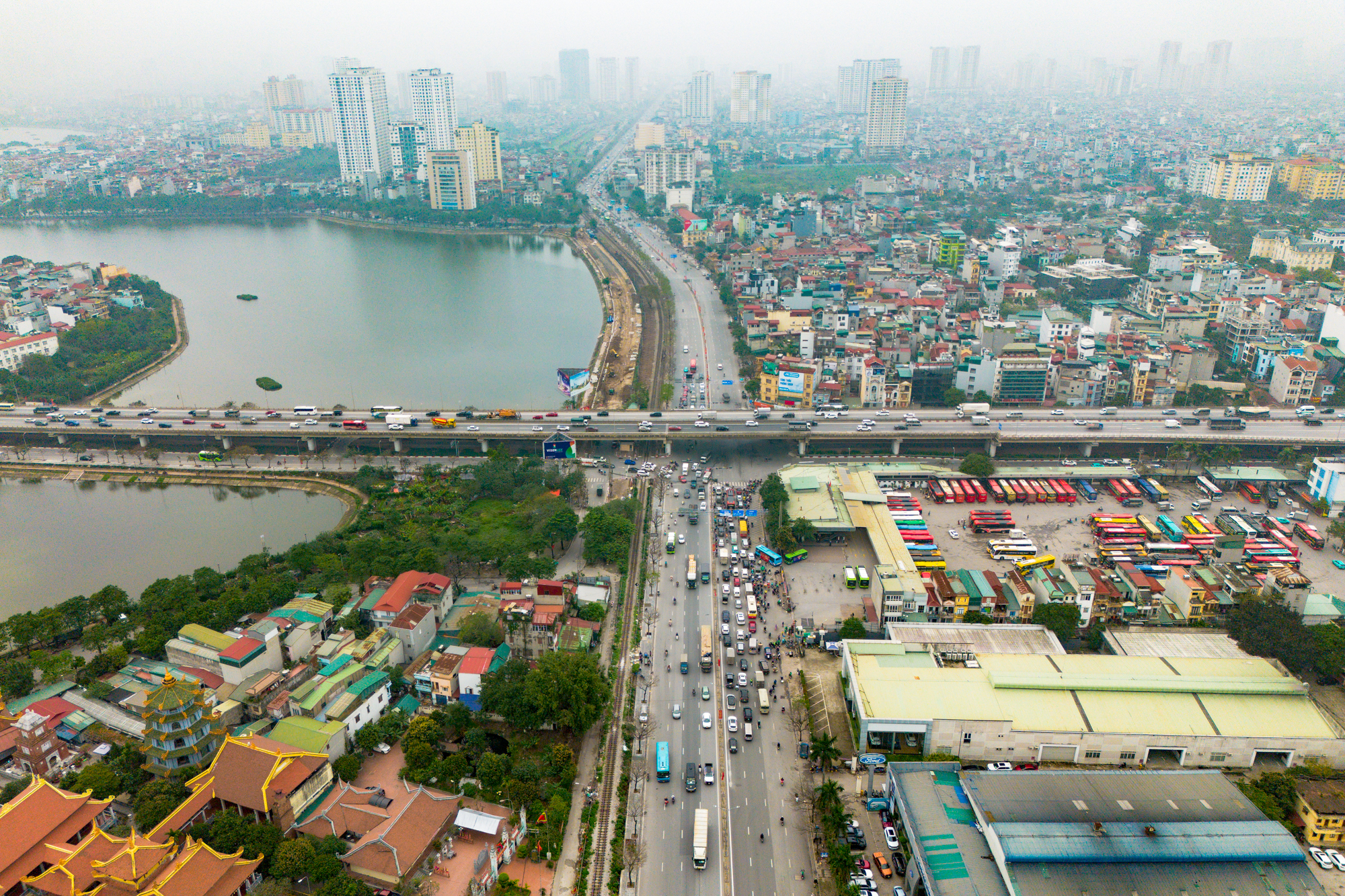 Toàn cảnh trục đường sẽ được đầu tư 153.000 tỷ để mở rộng lên 90 m, nối trung tâm Hà Nội với đại đô thị lớn nhất Việt Nam của Vinhomes - Ảnh 1.