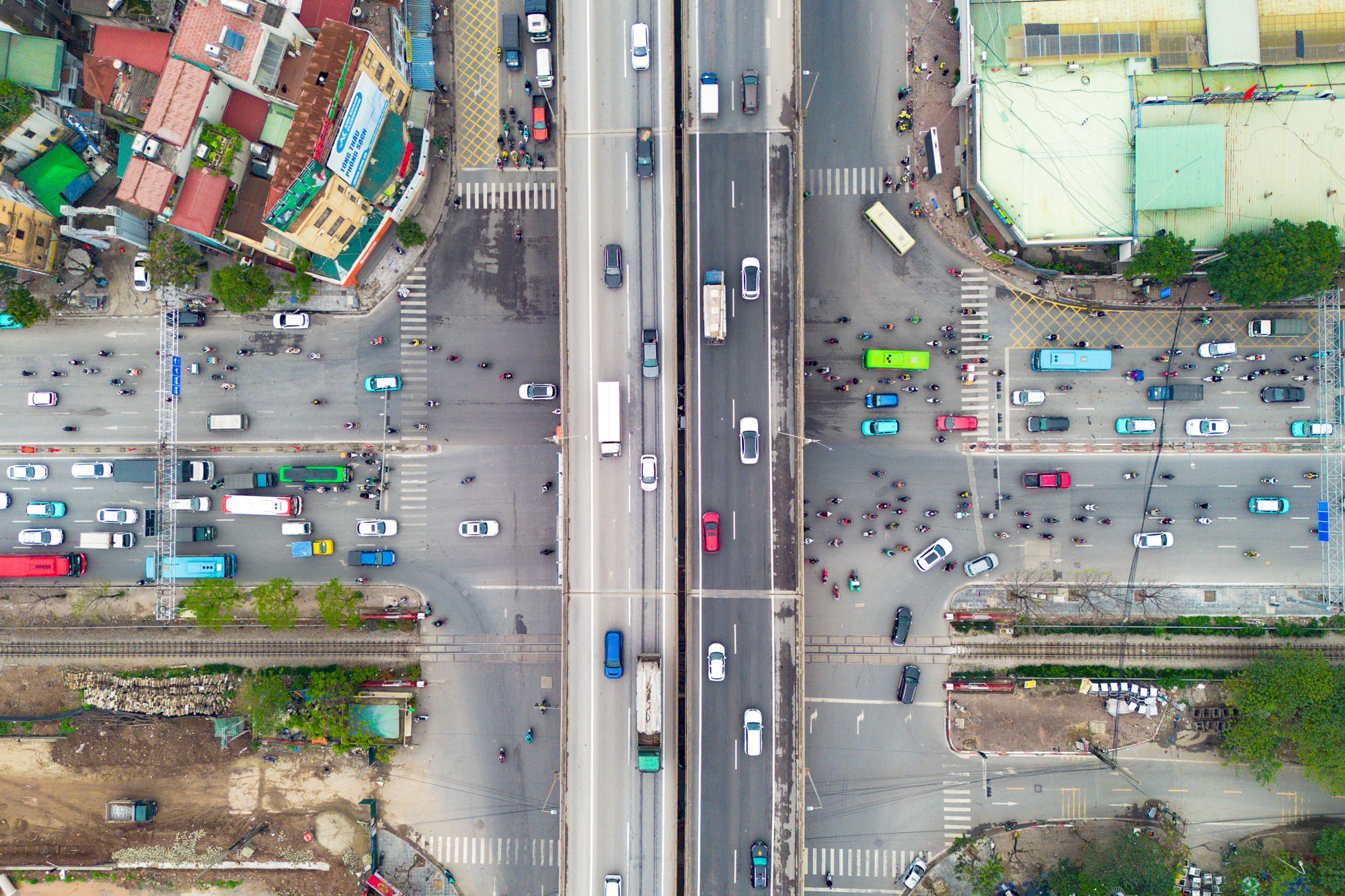 Toàn cảnh trục đường sẽ được đầu tư 153.000 tỷ để mở rộng lên 90 m, nối trung tâm Hà Nội với đại đô thị lớn nhất Việt Nam của Vinhomes - Ảnh 11.