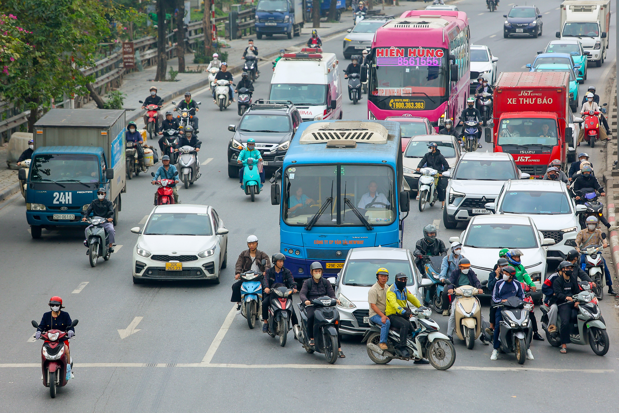 Toàn cảnh trục đường sẽ được đầu tư 153.000 tỷ để mở rộng lên 90 m, nối trung tâm Hà Nội với đại đô thị lớn nhất Việt Nam của Vinhomes - Ảnh 7.