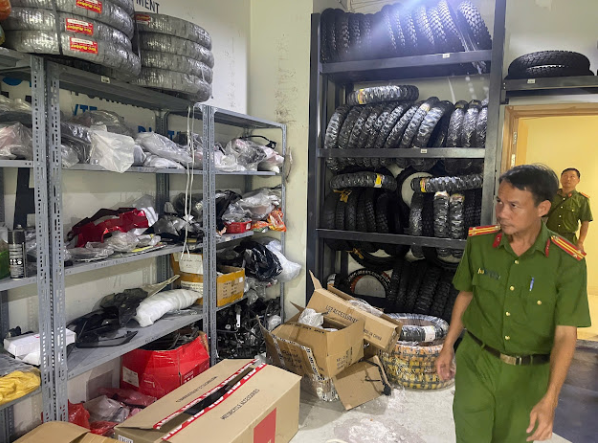 Khởi tố chủ doanh nghiệp dùng tài khoản cá nhân nhận tiền bán hàng để che giấu doanh thu, trốn hơn 470 triệu đồng tiền thuế - Ảnh 2.