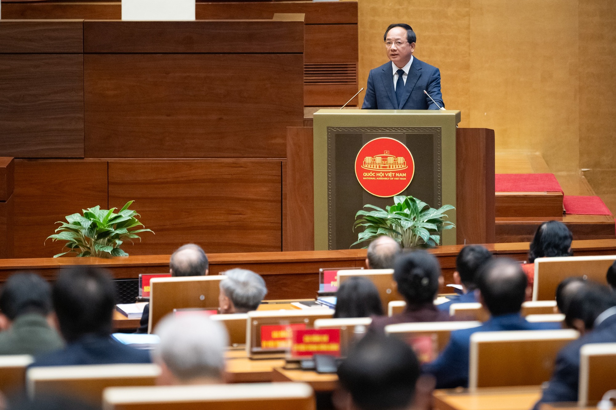 Quán triệt Nghị quyết: Chuyển mạnh từ "đọc - chép - nghe báo cáo" sang thảo luận vấn đề- Ảnh 2.