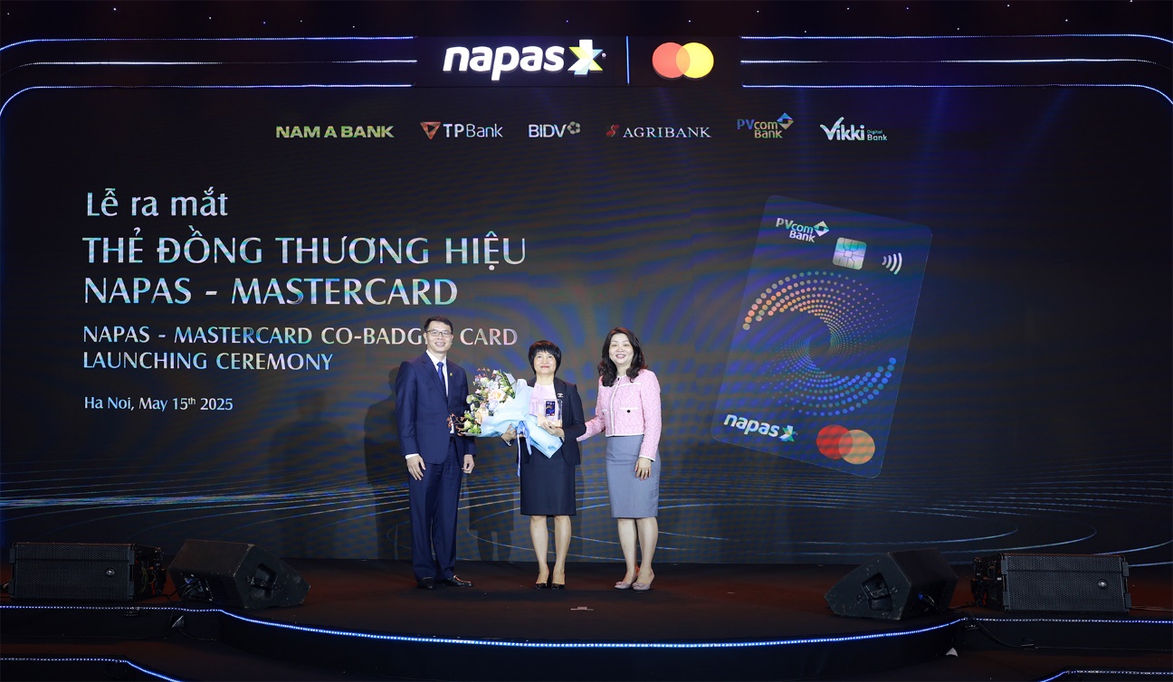 PVcomBank tiên phong ra mắt dòng thẻ đồng thương hiệu Napas và Mastercard - Ảnh 2.