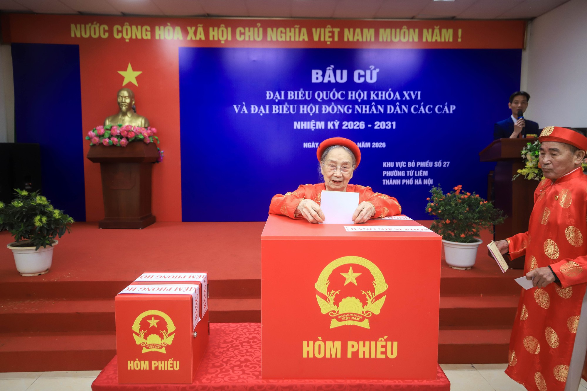 "Tôi cảm thấy tự hào và vinh dự được thực hiện quyền, nghĩa vụ công dân của mình" - Ảnh 4.