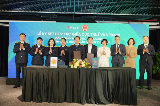 VPBank triển khai chuỗi hoạt động hỗ trợ hộ kinh doanh thích ứng cơ chế thuế mới - Ảnh 4.