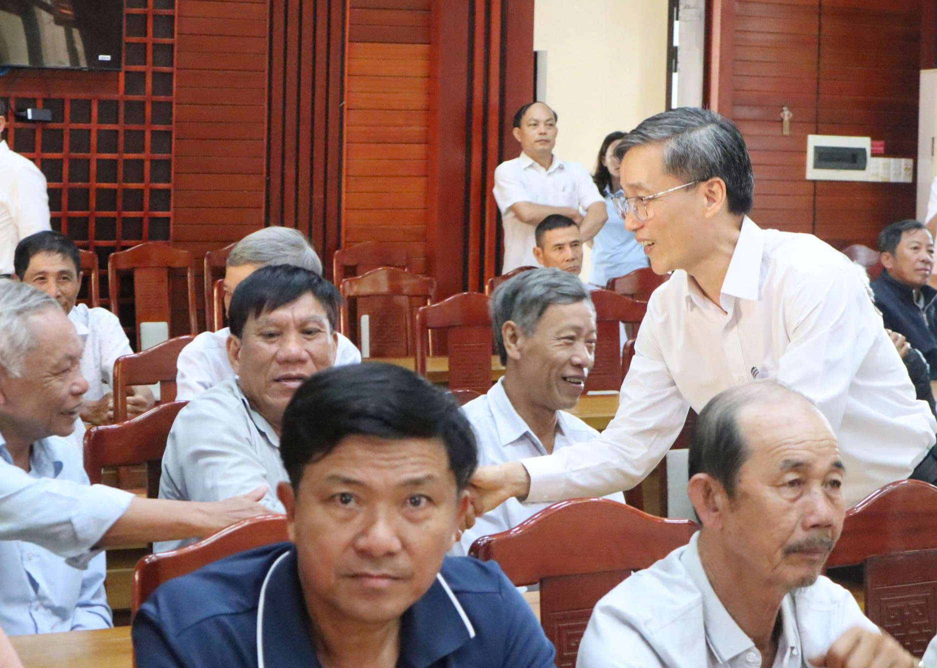 Chủ tịch Hội Luật gia Việt Nam trình bày cam kết trước cử tri Đà Nẵng- Ảnh 4.