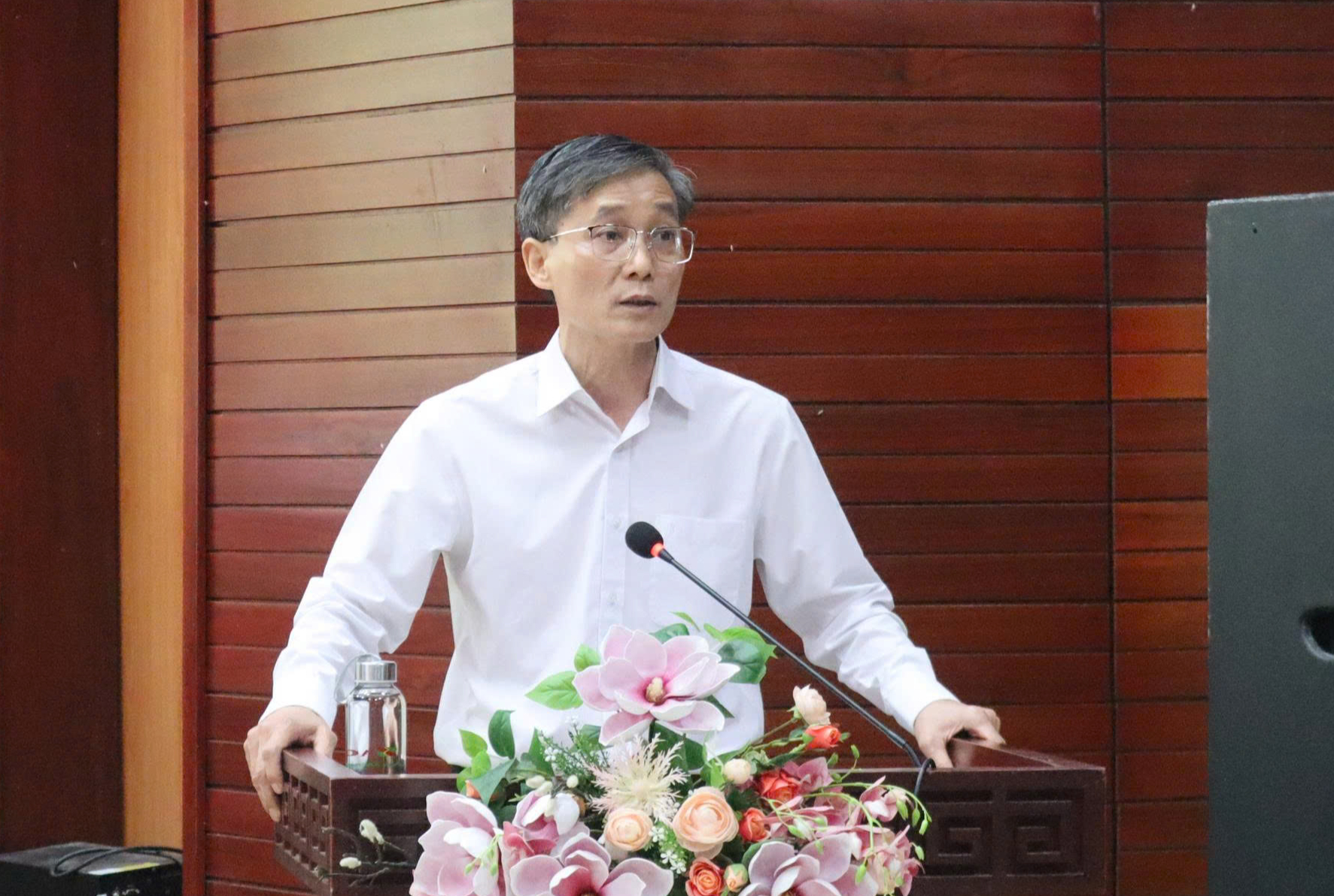 Chủ tịch Hội Luật gia Việt Nam trình bày cam kết trước cử tri Đà Nẵng- Ảnh 6.