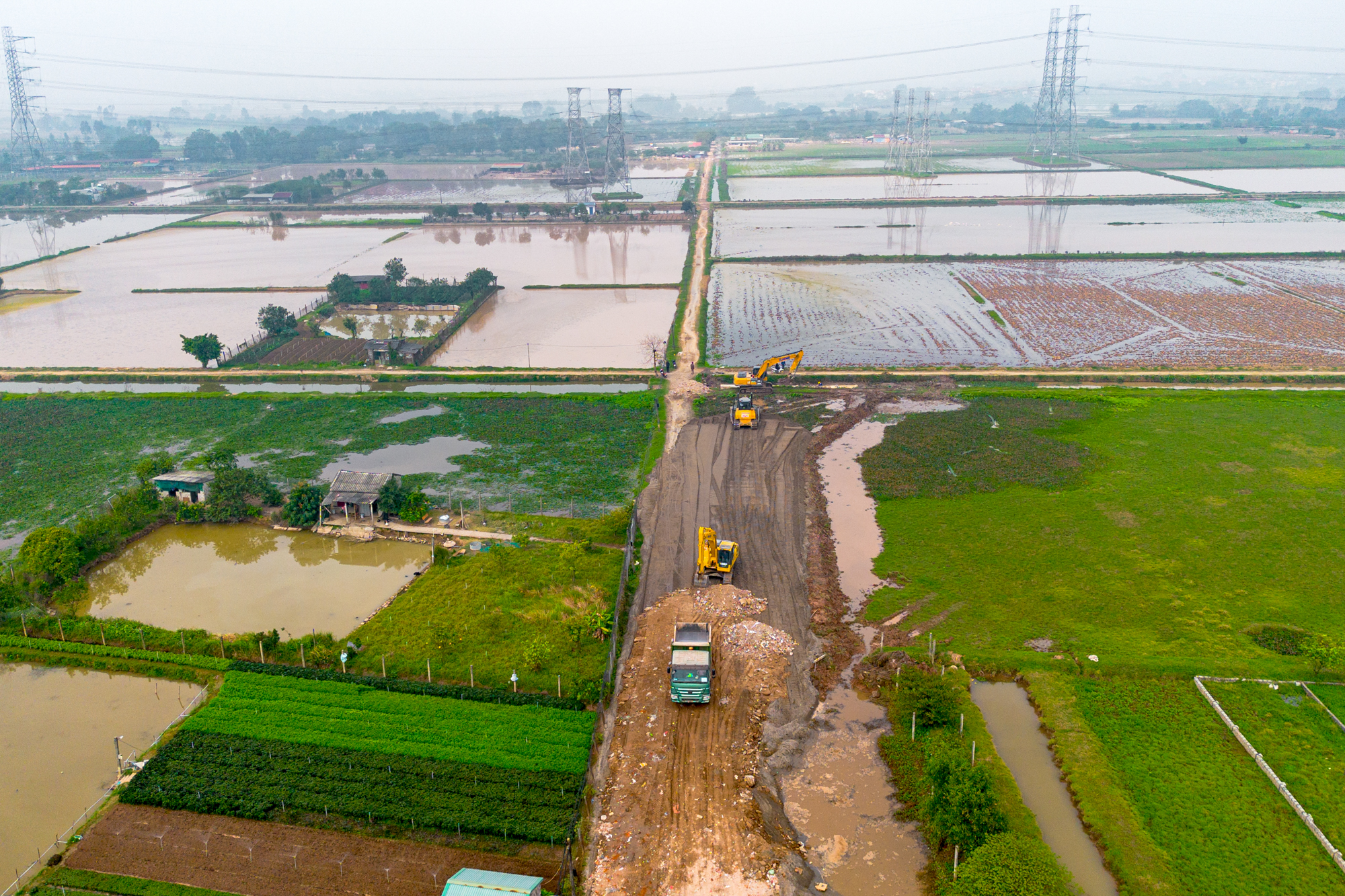 Toàn cảnh tuyến đường tốc độ cao đầu tiên của Việt Nam sắp được đầu tư 22.000 tỷ, kết nối Hà Nội với đại đô thị lớn nhất của Vinhomes - Ảnh 11.