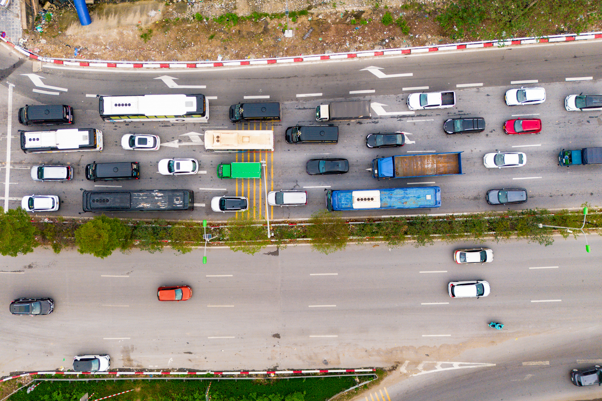 Toàn cảnh tuyến đường tốc độ cao đầu tiên của Việt Nam sắp được đầu tư 22.000 tỷ, kết nối Hà Nội với đại đô thị lớn nhất của Vinhomes - Ảnh 2.