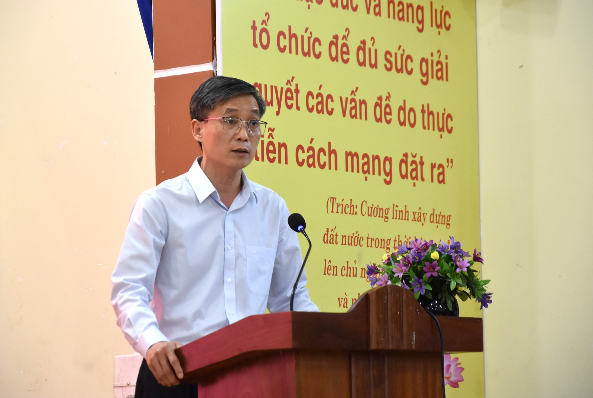 Cử tri kỳ vọng các ứng cử viên ĐBQH "giữ trọn lời hứa" trước nhân dân - Ảnh 2.