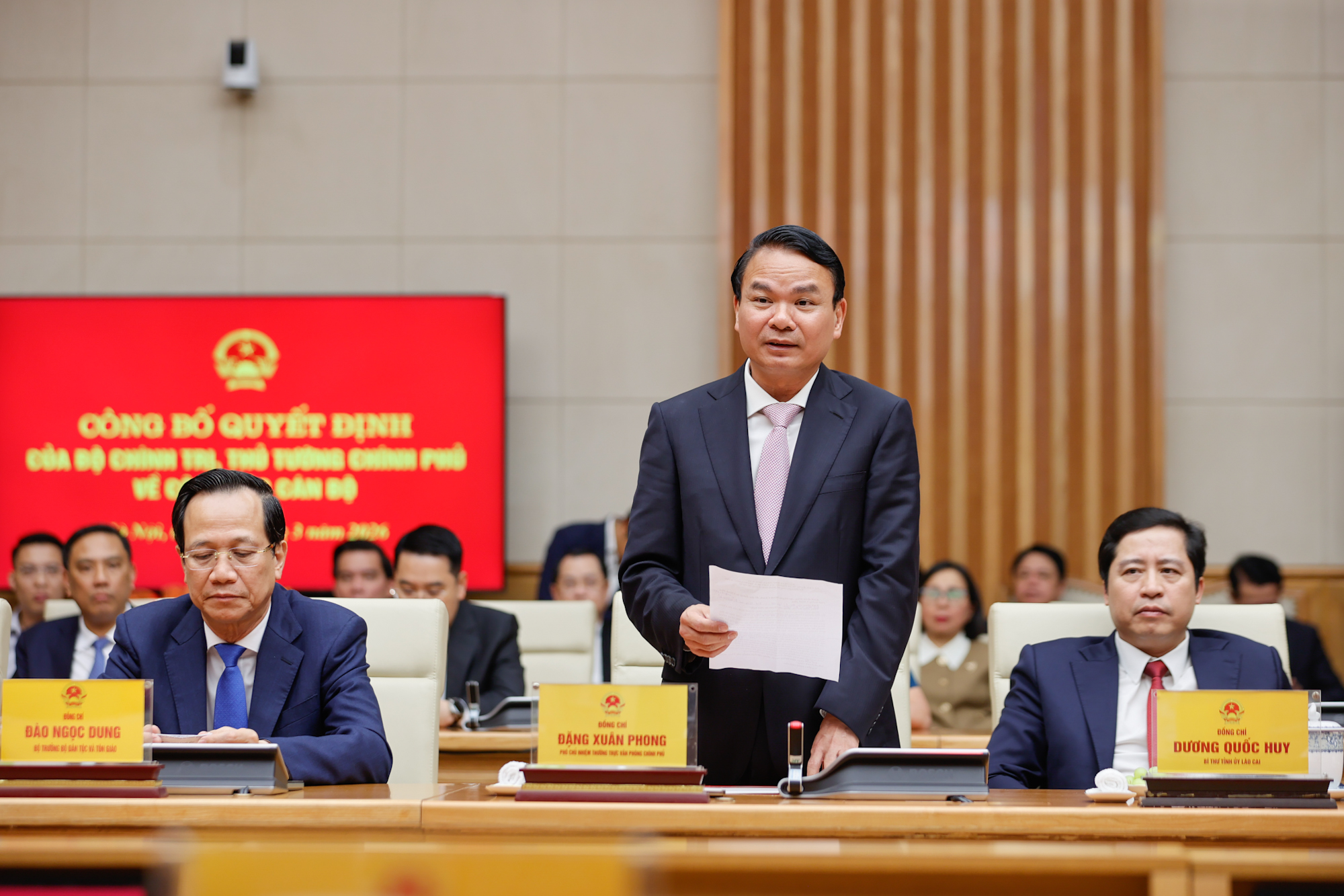 Thủ tướng trao quyết định điều động, bổ nhiệm 5 lãnh đạo bộ, cơ quan Trung ương - Ảnh 7.