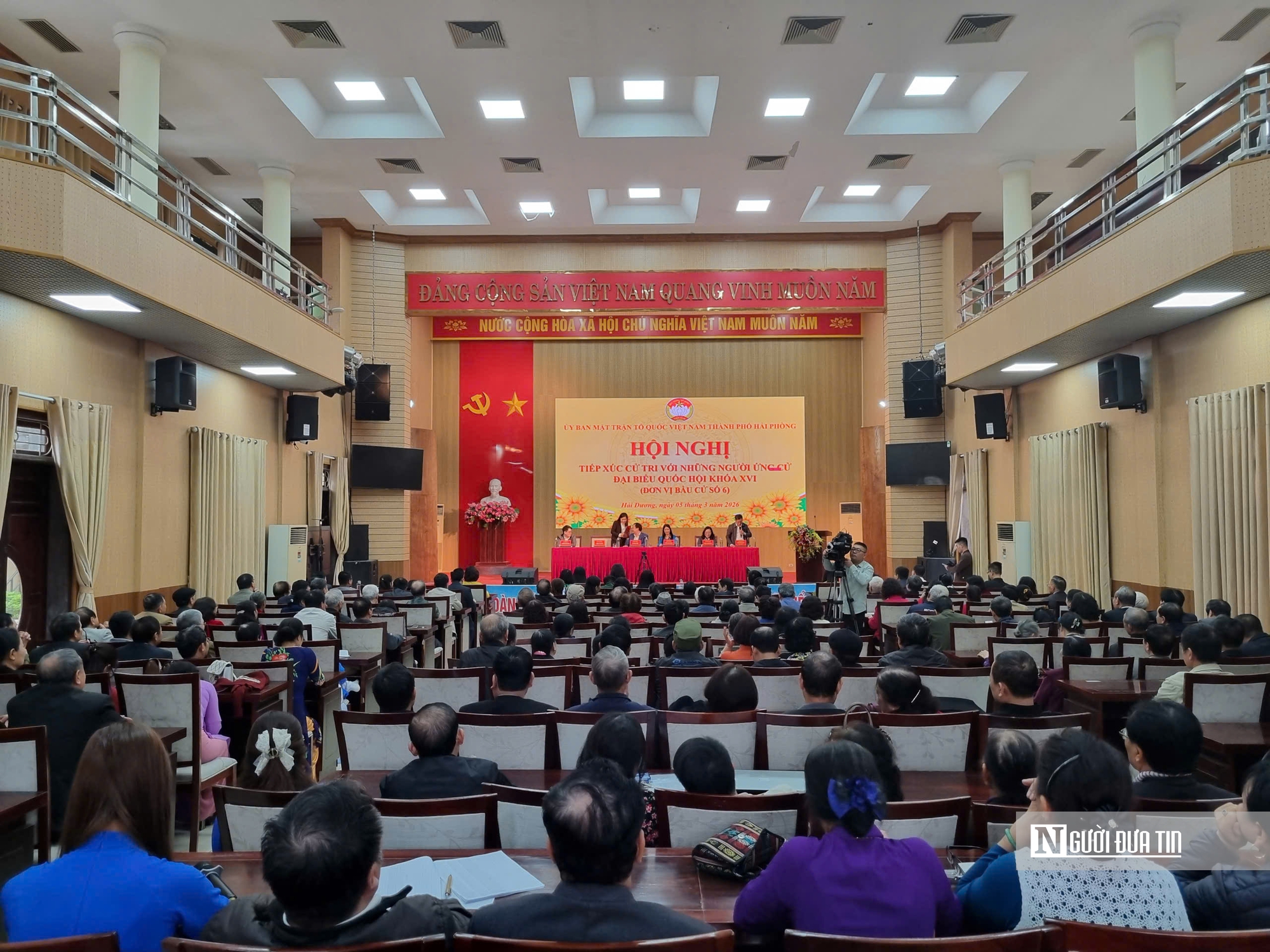 Người dân thấy ấm lòng tại buổi tiếp xúc cử tri của ứng cử viên Vũ Văn Tiến- Ảnh 6.