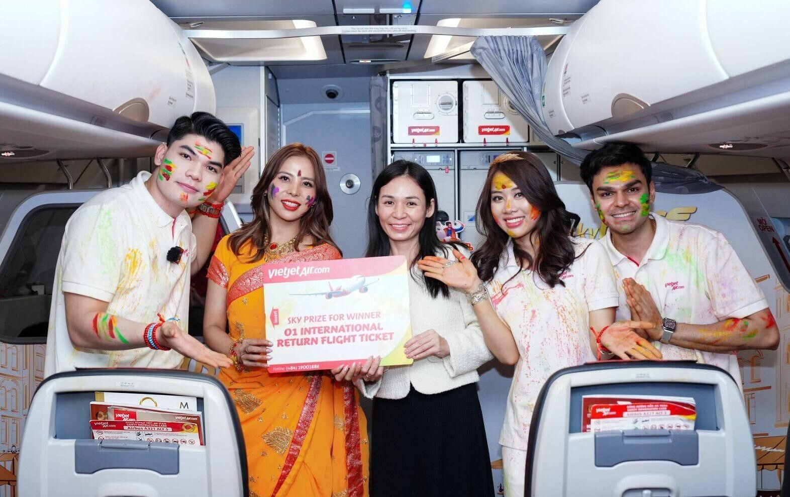 Không khí lễ hội sắc màu Holi ngập tràn các chuyến bay quốc tế của Vietjet - Ảnh 12.