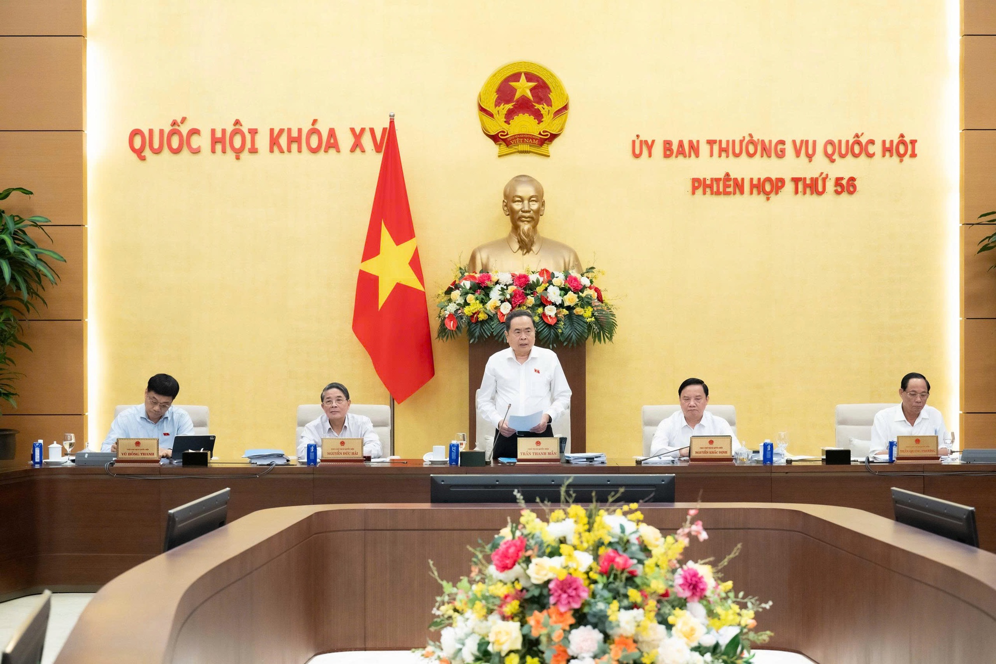 Cho ý kiến về công tác nhân sự trình Quốc hội tại Kỳ họp thứ Nhất- Ảnh 2.