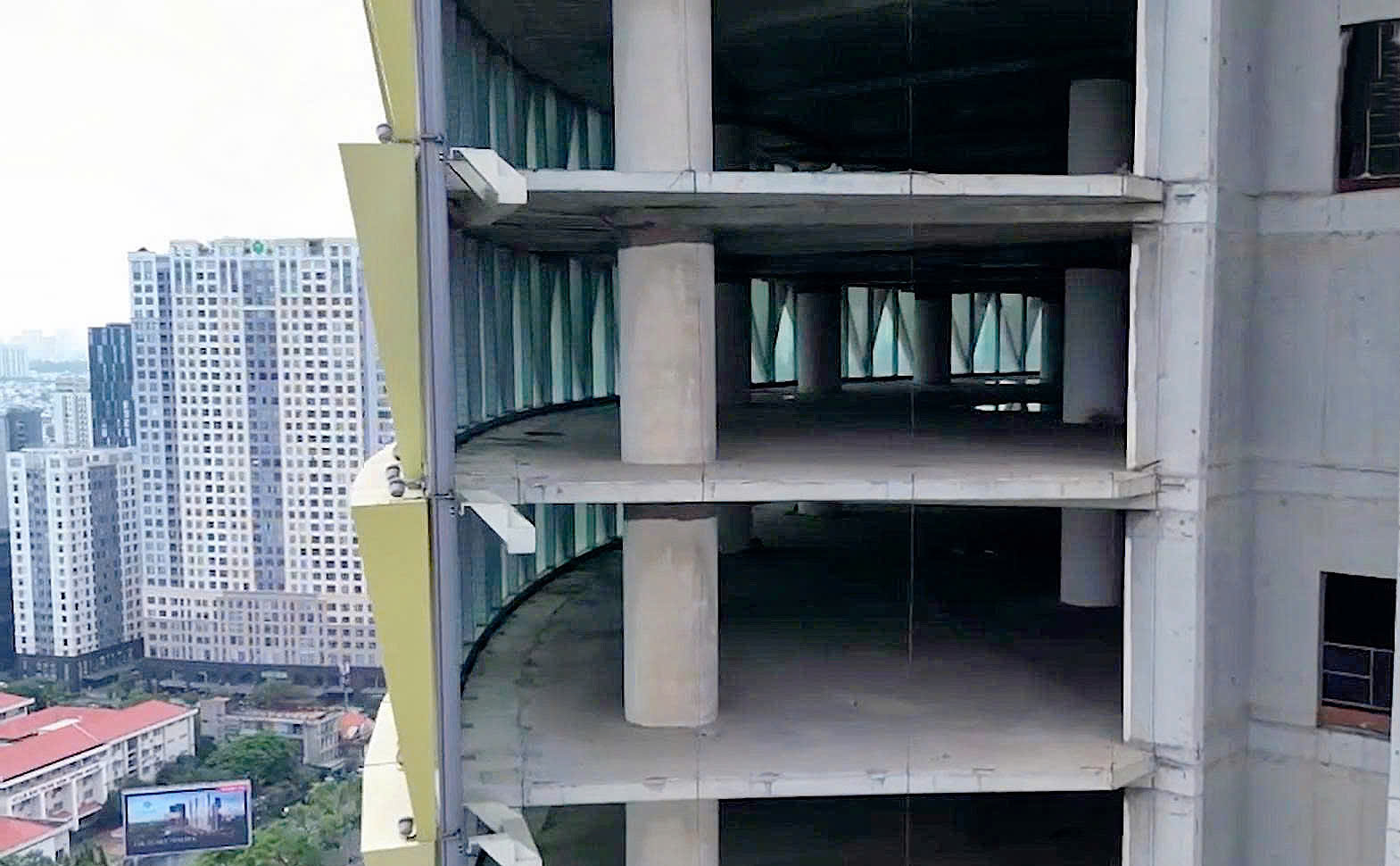 Hiện trạng tòa nhà "tai tiếng" tọa lạc ngay khu đất vàng của bà Trương Mỹ Lan hiện ra sao? - Ảnh 4.