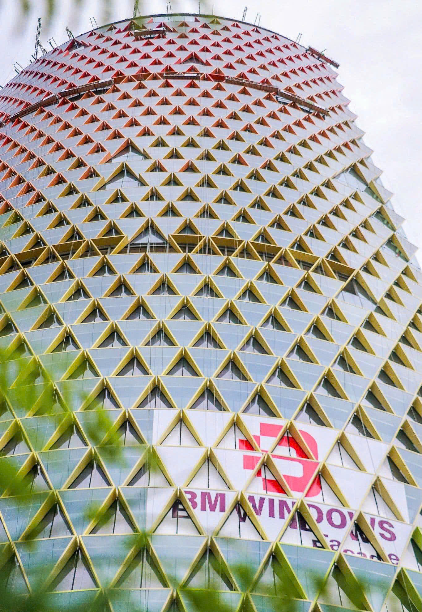 Hiện trạng tòa nhà "tai tiếng" tọa lạc ngay khu đất vàng của bà Trương Mỹ Lan hiện ra sao? - Ảnh 6.